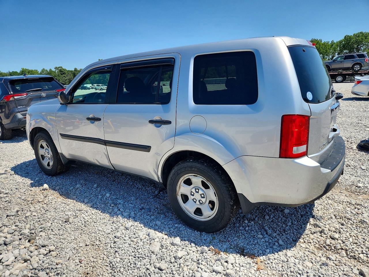2010 Honda Pilot Lx Silver vin: 5FNYF4H23AB015528