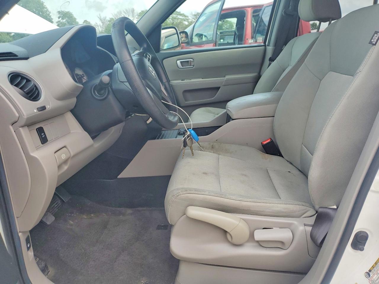 2011 Honda Pilot Lx White vin: 5FNYF4H23BB094166