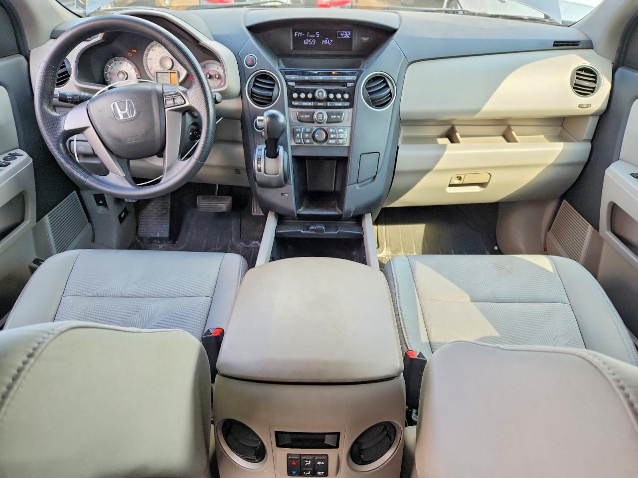 2012 Honda Pilot Lx Серый vin: 5FNYF4H23CB005956