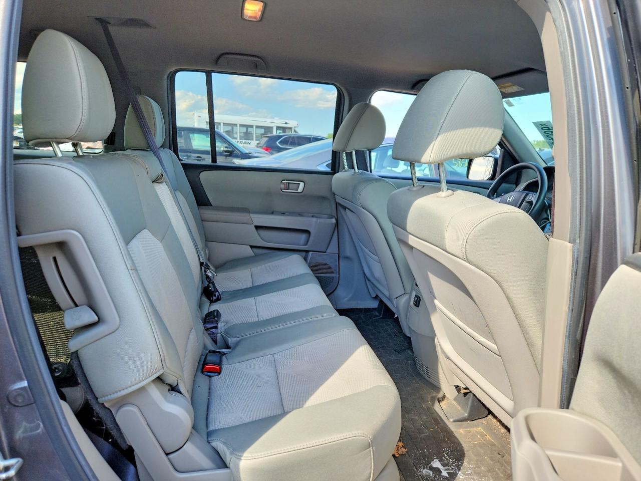 2012 Honda Pilot Lx Серый vin: 5FNYF4H23CB005956