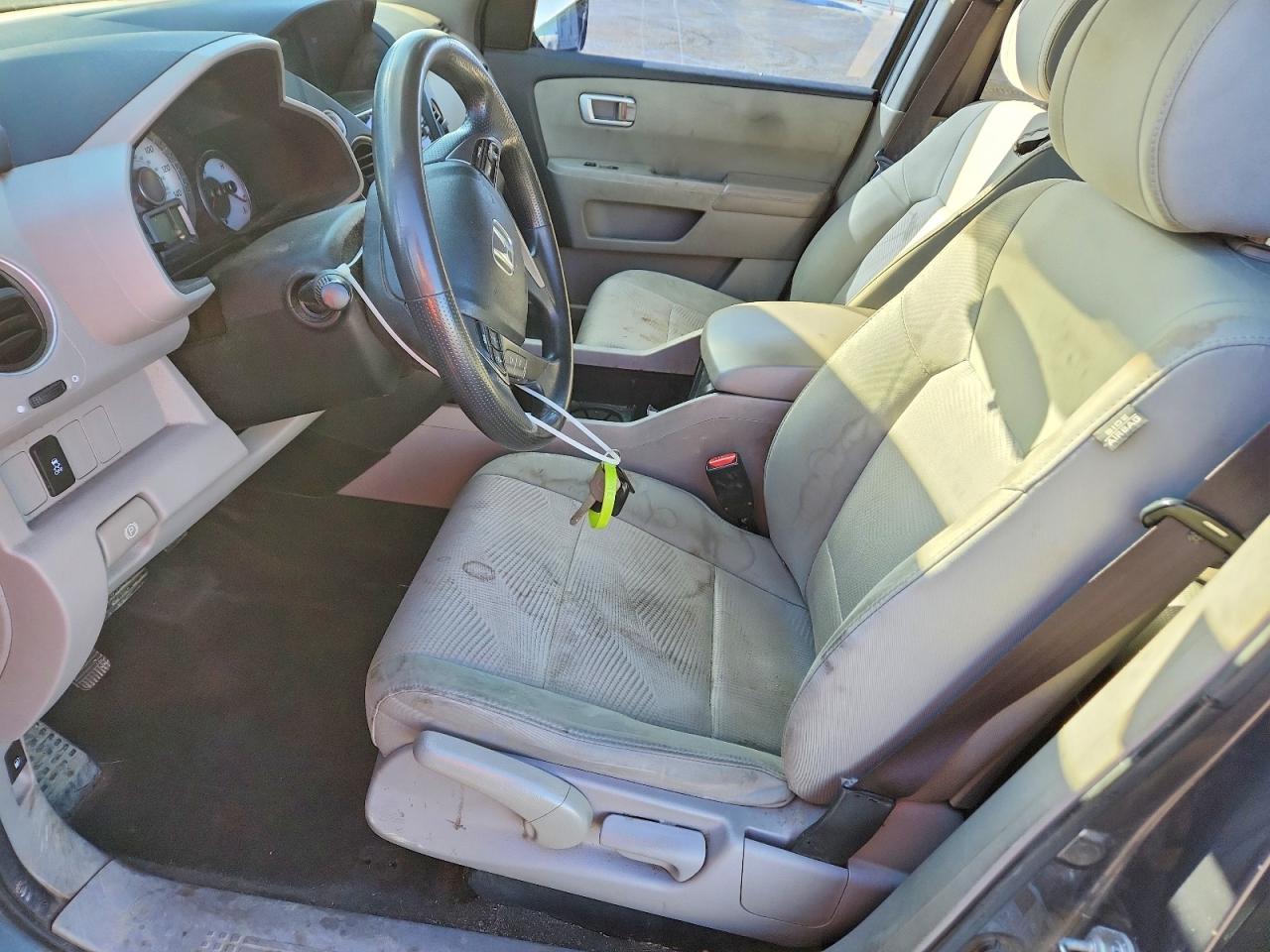 2013 Honda Pilot Lx Gray vin: 5FNYF4H23DB011855