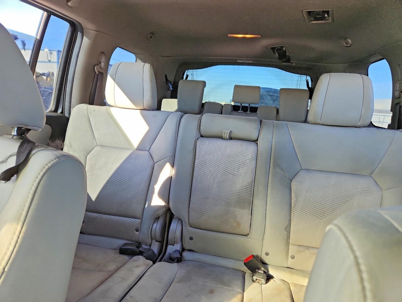 2013 Honda Pilot Lx Gray vin: 5FNYF4H23DB011855