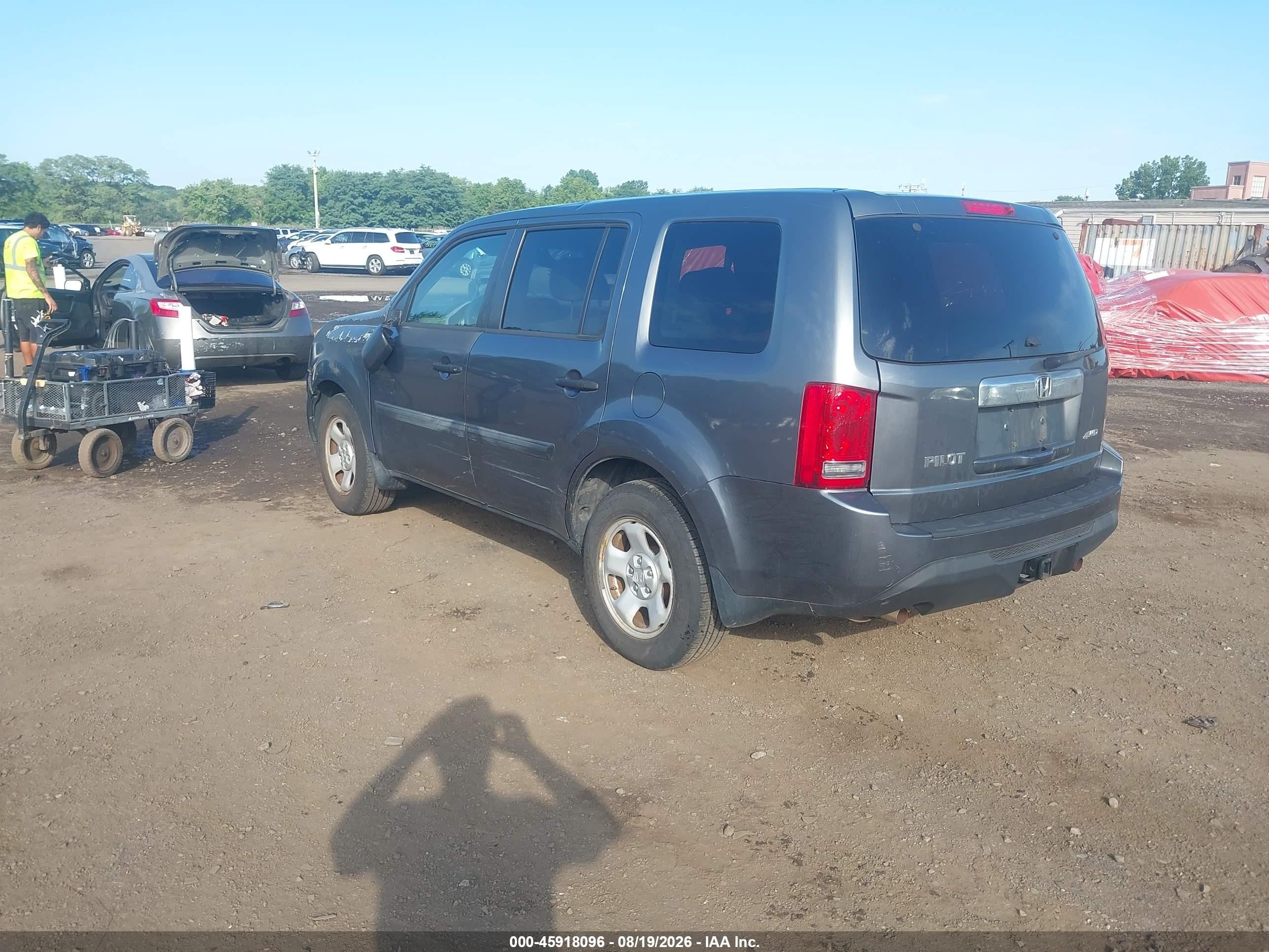 2013 Honda Pilot Lx Gray vin: 5FNYF4H23DB014349
