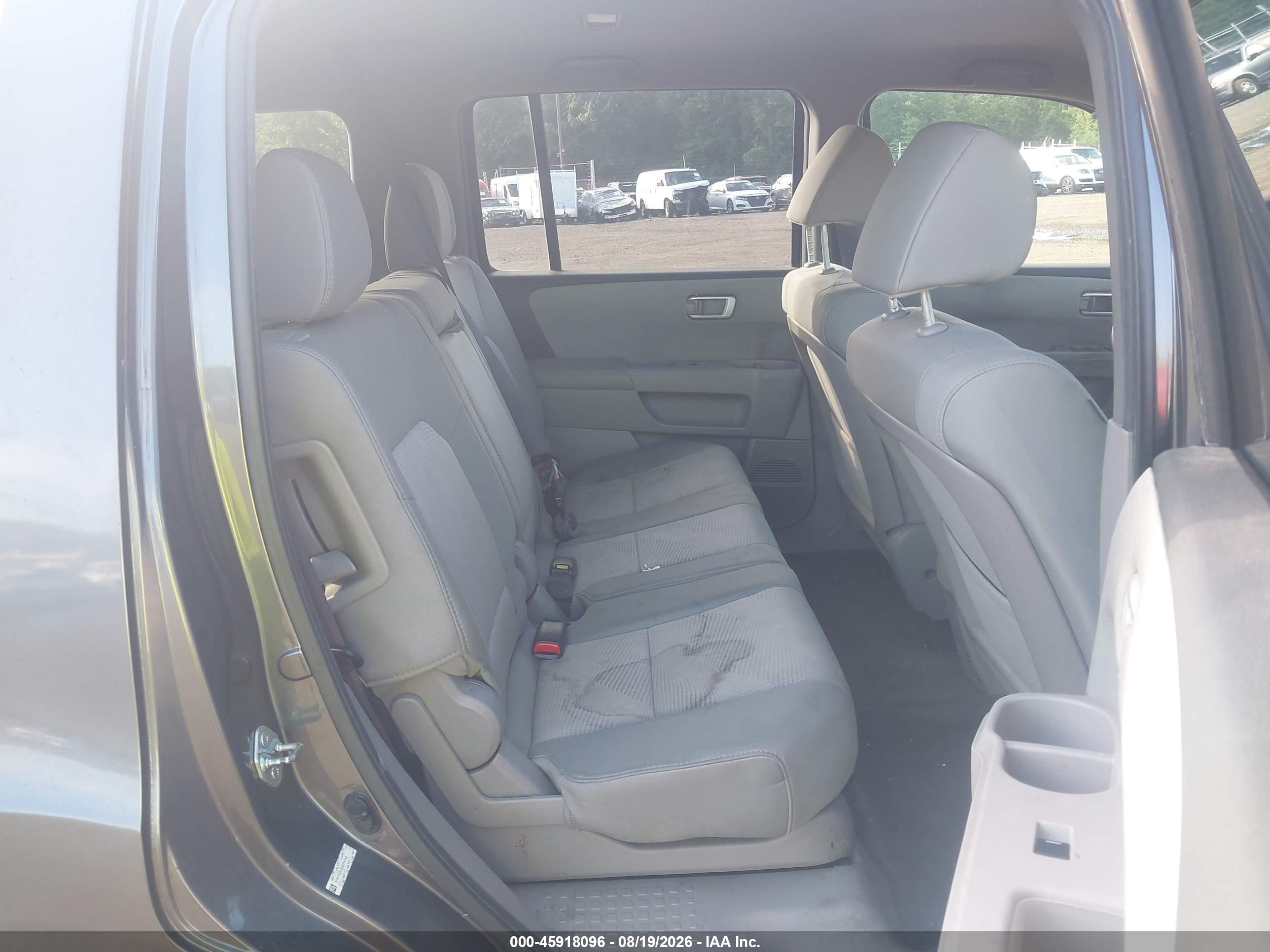 2013 Honda Pilot Lx Gray vin: 5FNYF4H23DB014349