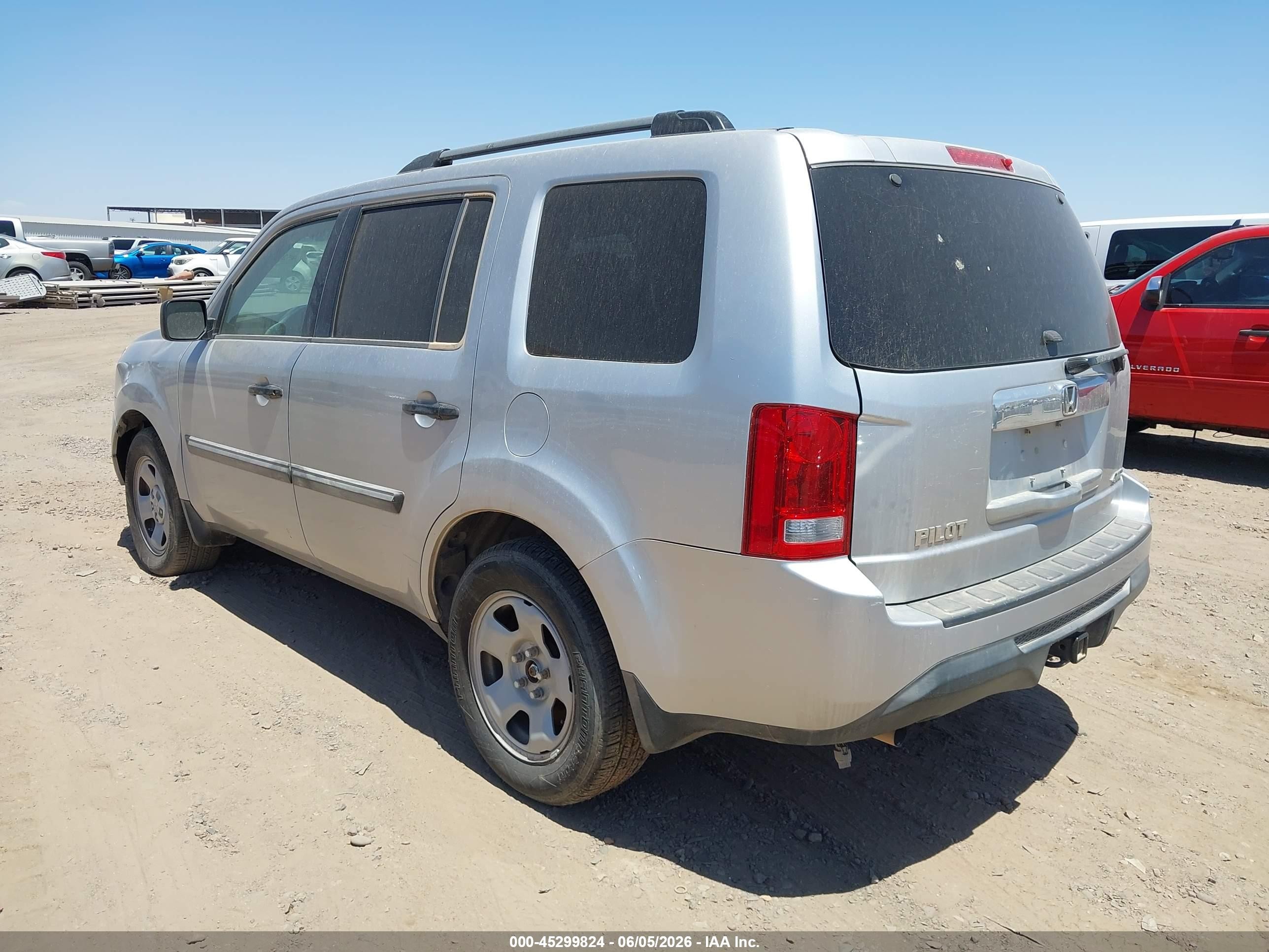 2014 Honda Pilot Lx Silver vin: 5FNYF4H23EB033792
