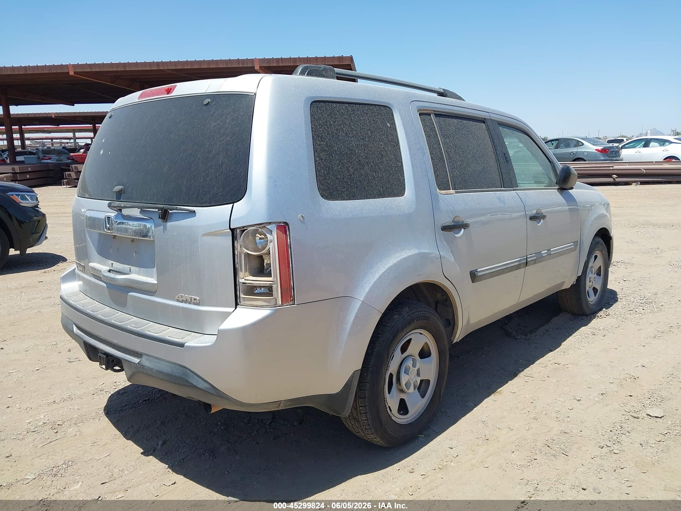 2014 Honda Pilot Lx Silver vin: 5FNYF4H23EB033792
