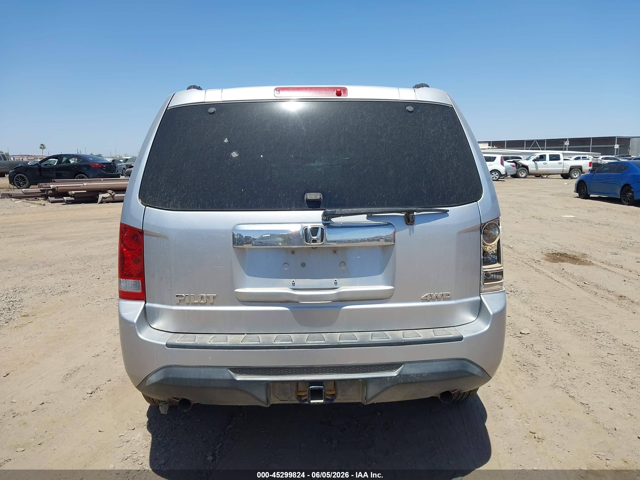 2014 Honda Pilot Lx Silver vin: 5FNYF4H23EB033792