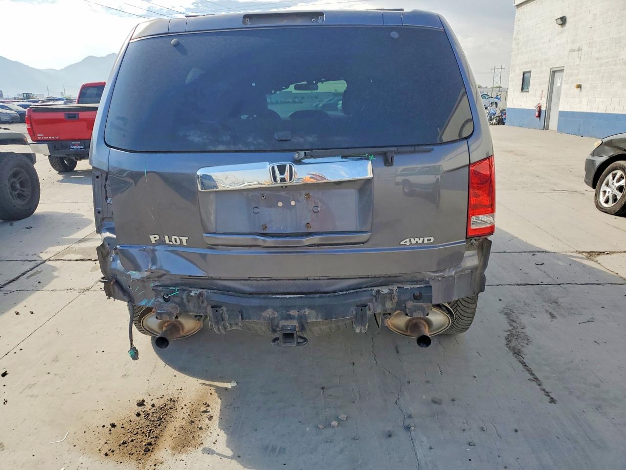 2015 Honda Pilot Lx Gray vin: 5FNYF4H23FB028187