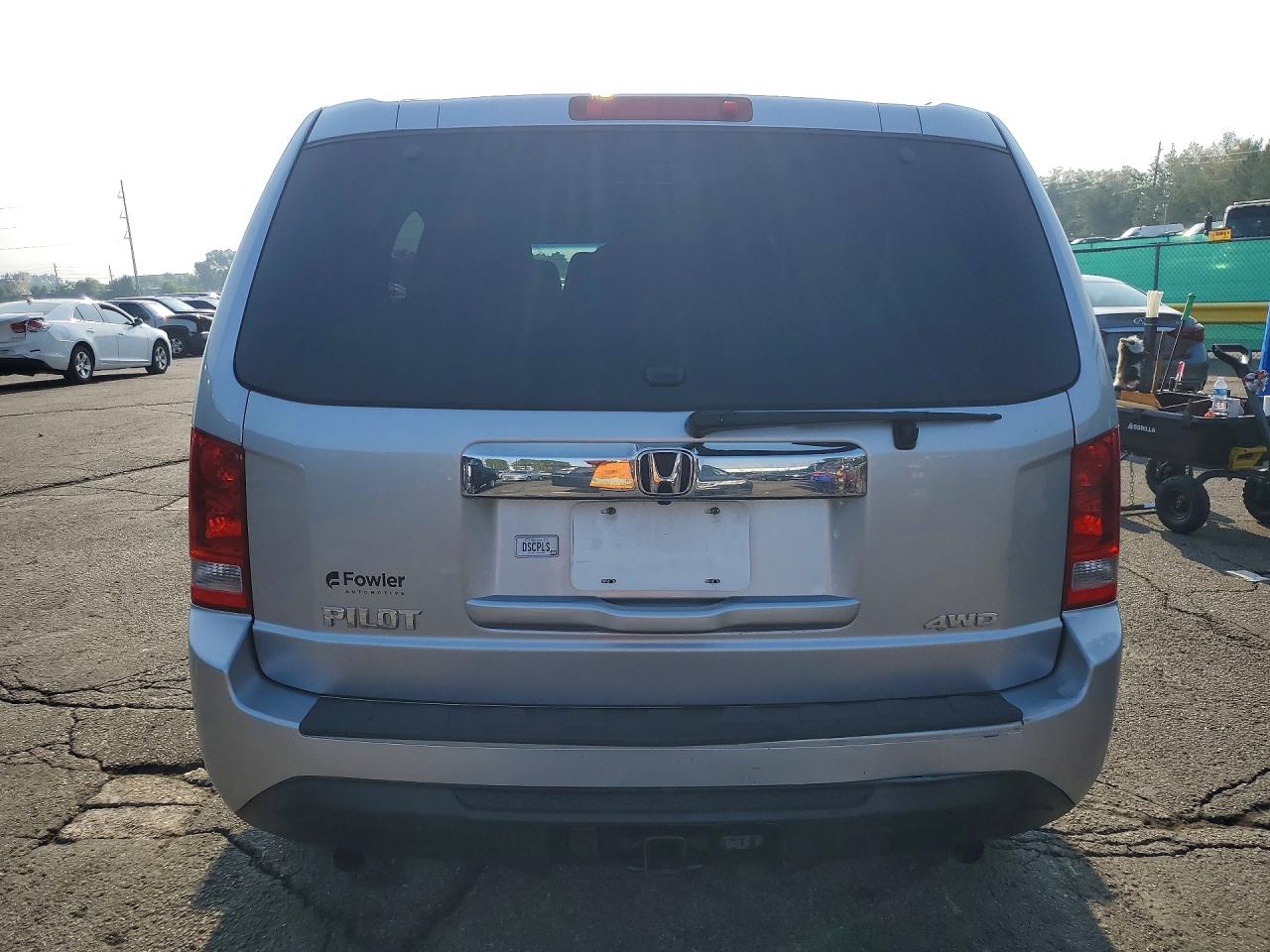 2015 Honda Pilot Lx Silver vin: 5FNYF4H23FB034829