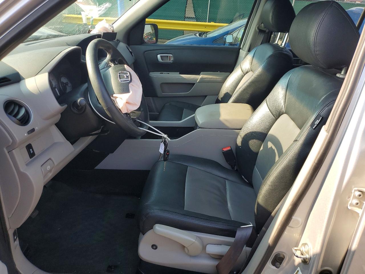 2015 Honda Pilot Lx Silver vin: 5FNYF4H23FB034829