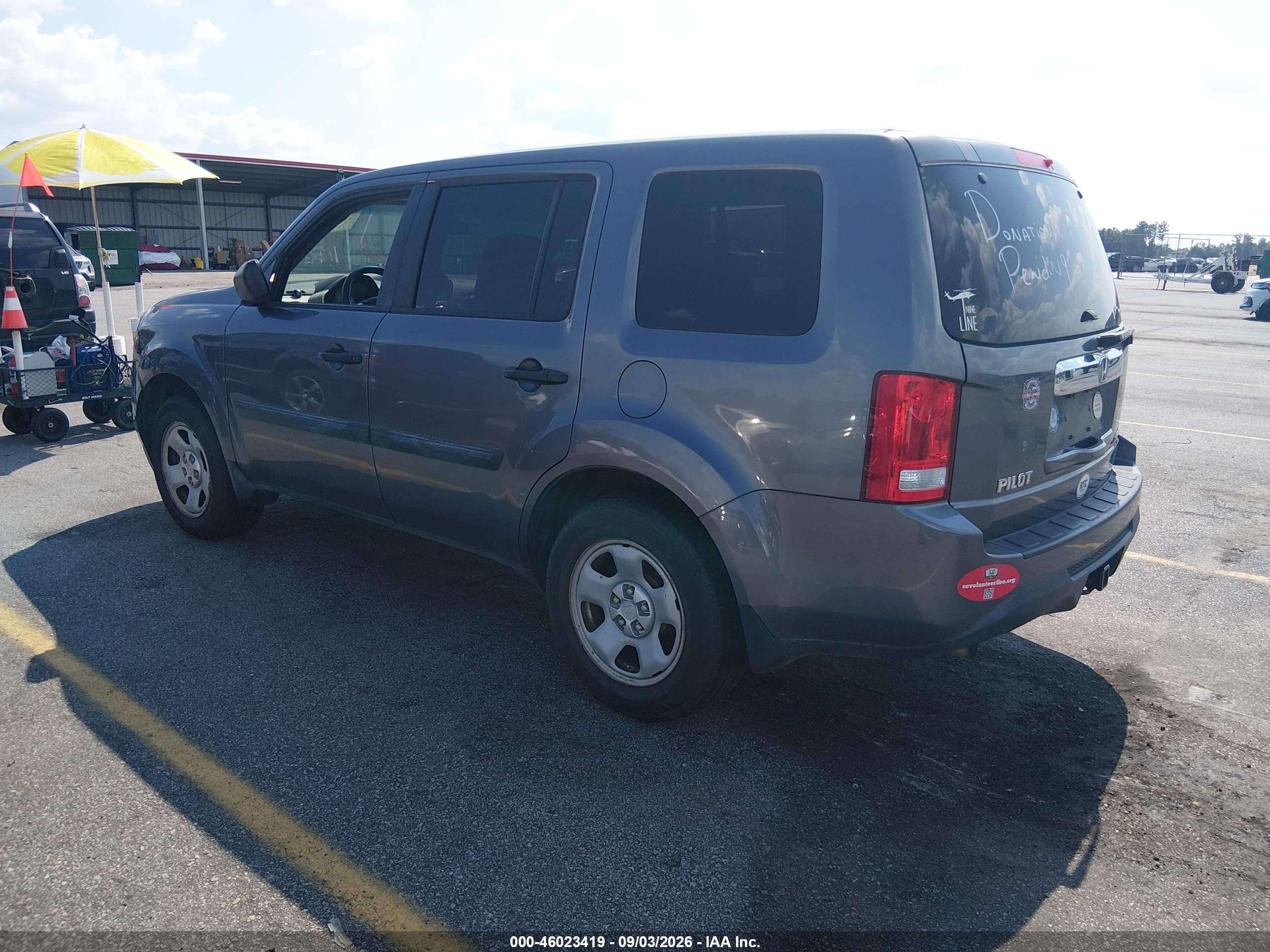 2015 Honda Pilot Lx Gray vin: 5FNYF4H23FB066812