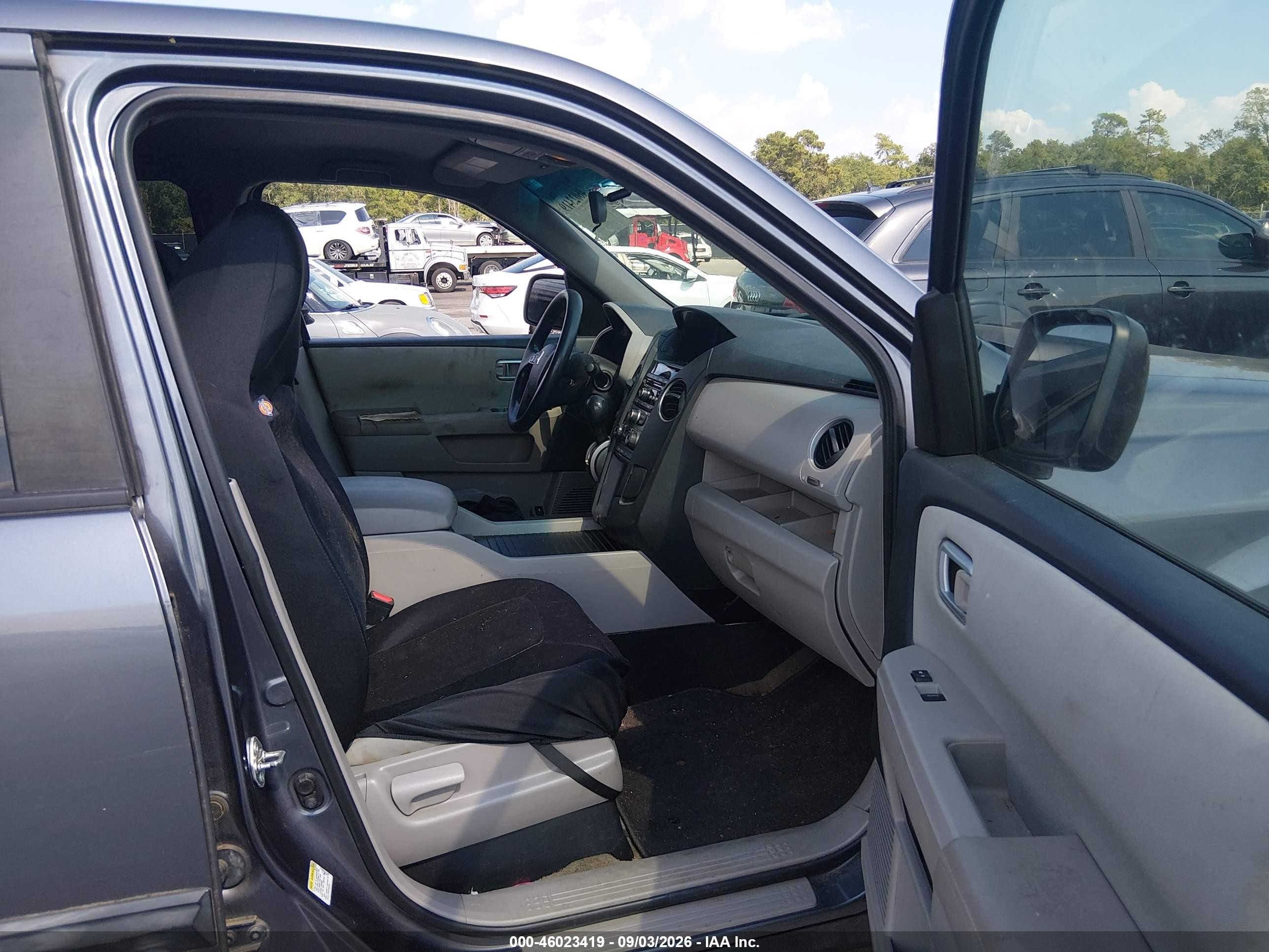 2015 Honda Pilot Lx Gray vin: 5FNYF4H23FB066812