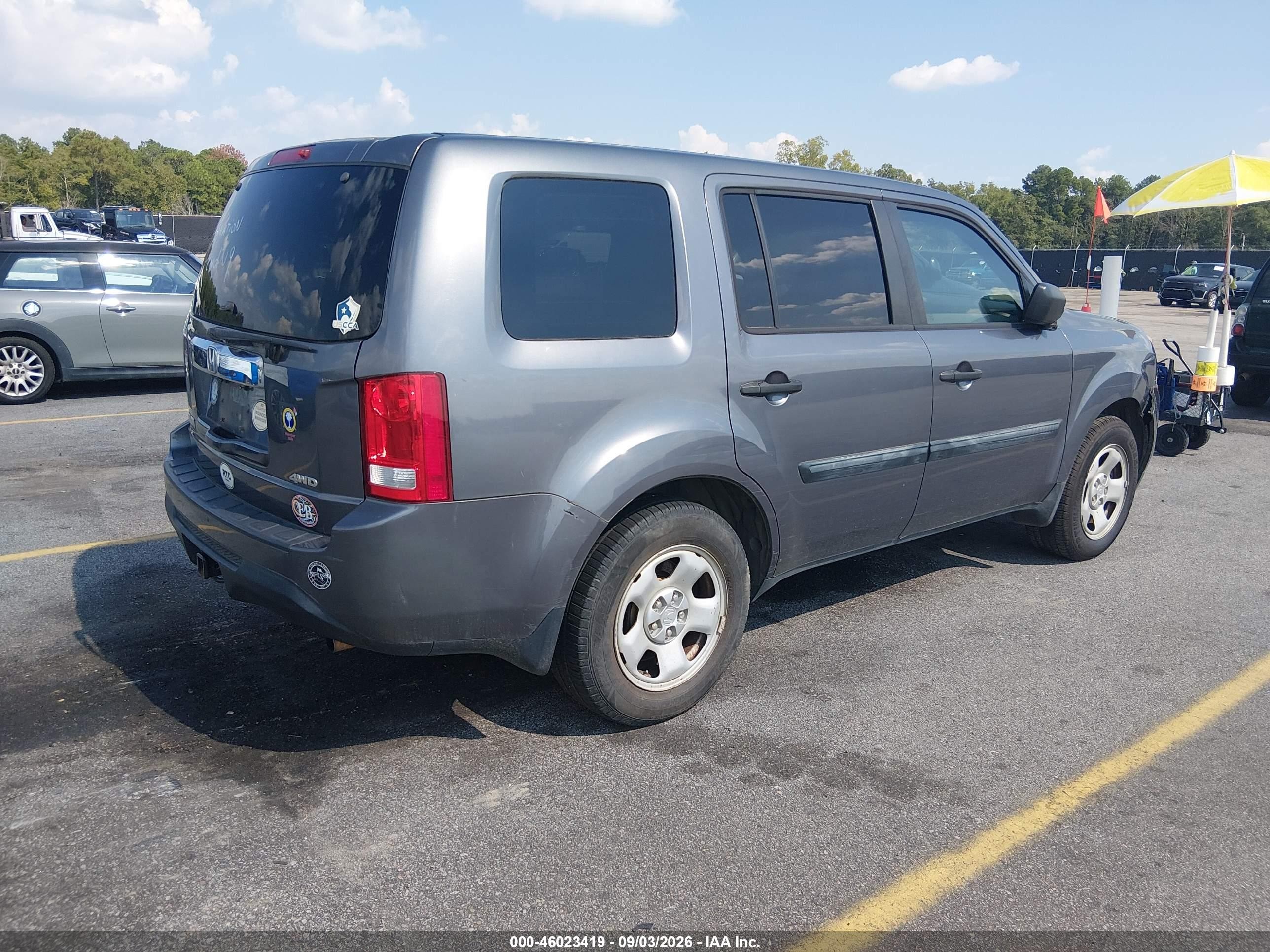 2015 Honda Pilot Lx Gray vin: 5FNYF4H23FB066812