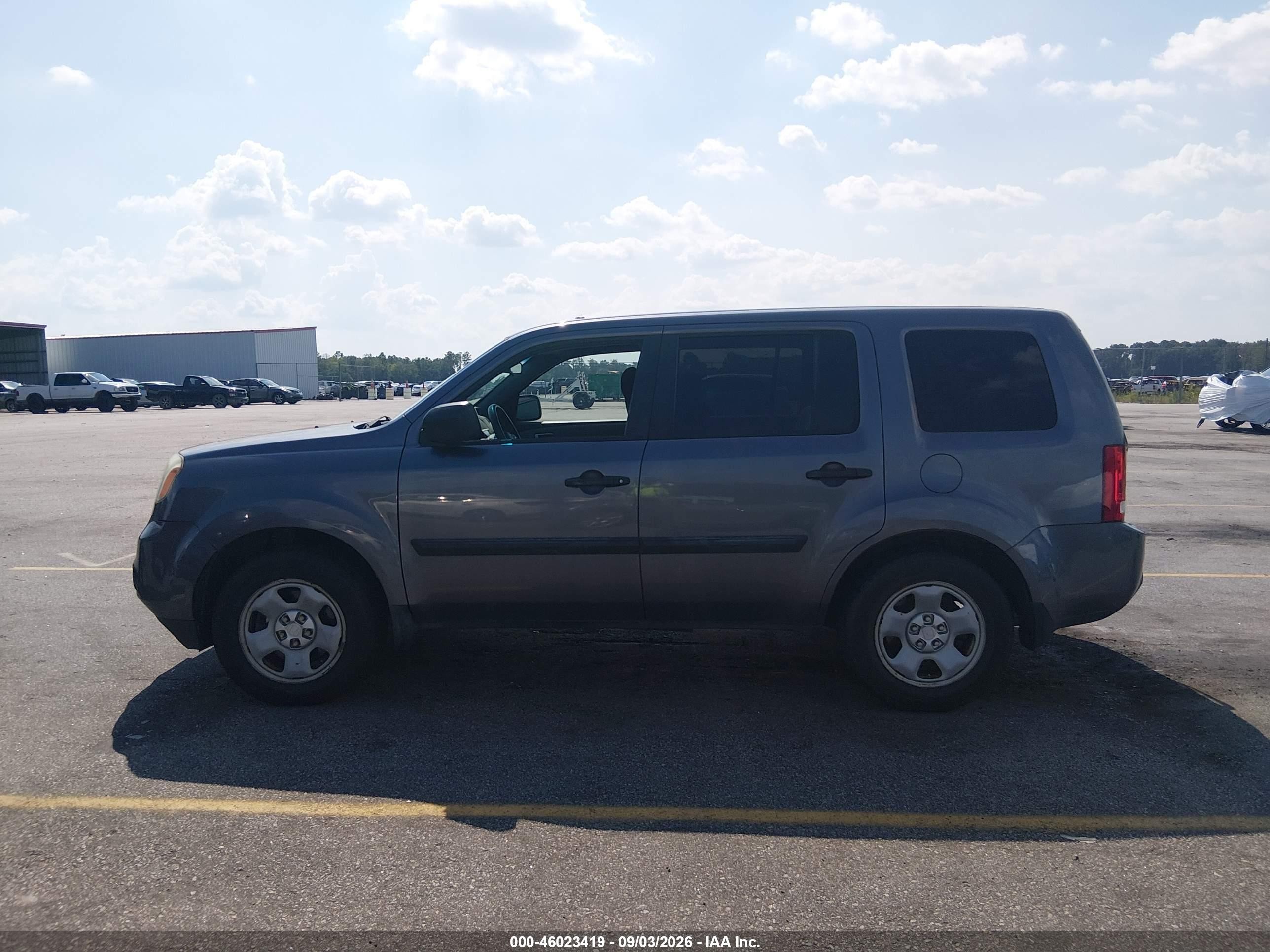 2015 Honda Pilot Lx Gray vin: 5FNYF4H23FB066812
