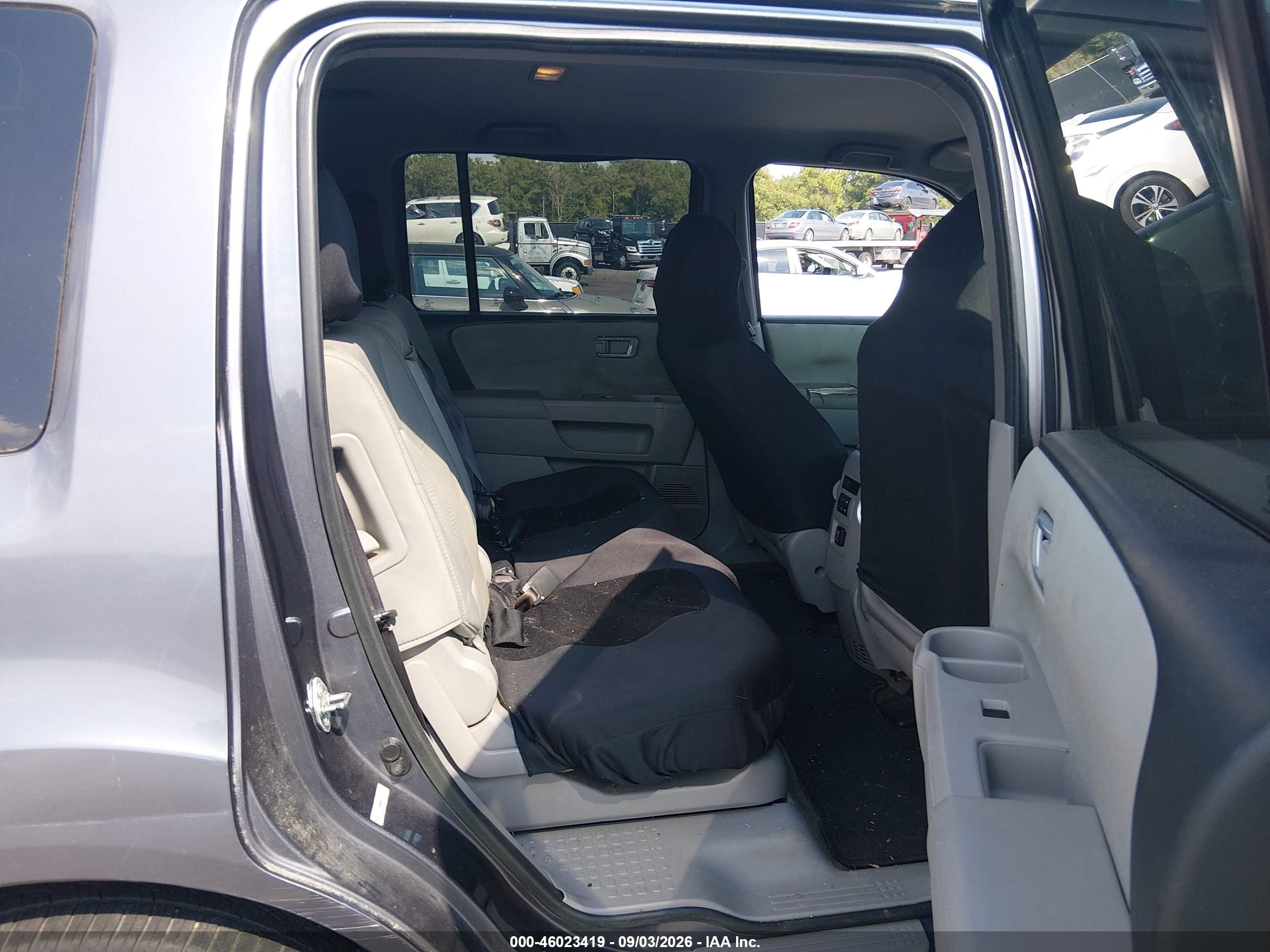 2015 Honda Pilot Lx Gray vin: 5FNYF4H23FB066812