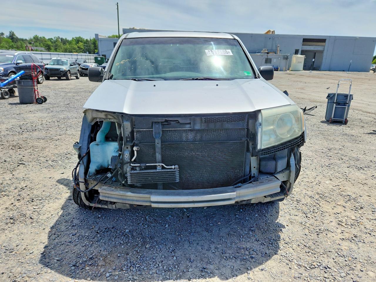 2011 Honda Pilot Lx Silver vin: 5FNYF4H24BB047065