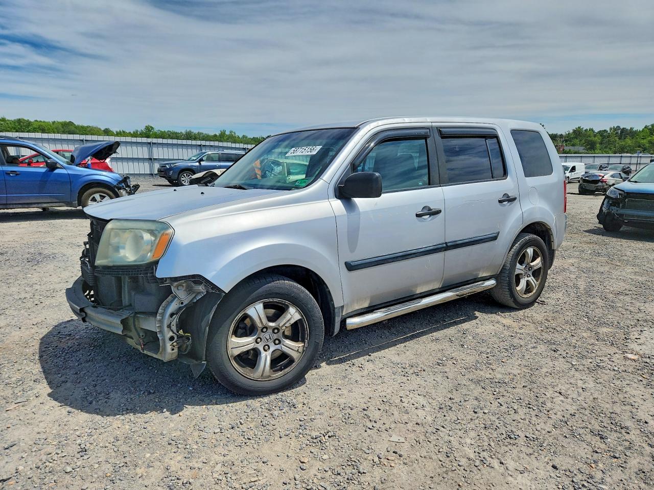 2011 Honda Pilot Lx Silver vin: 5FNYF4H24BB047065