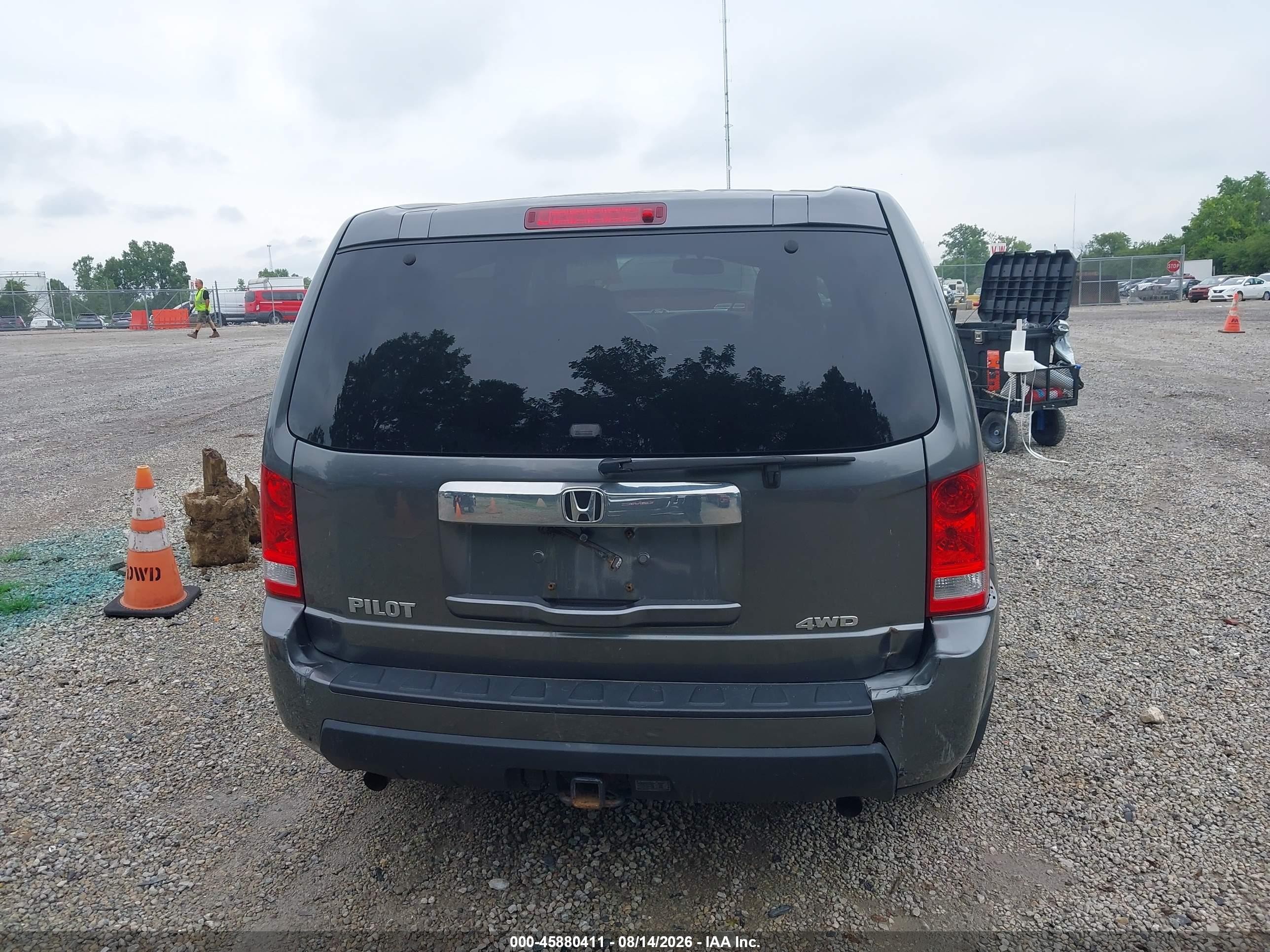 2011 Honda Pilot Lx Gray vin: 5FNYF4H24BB055991