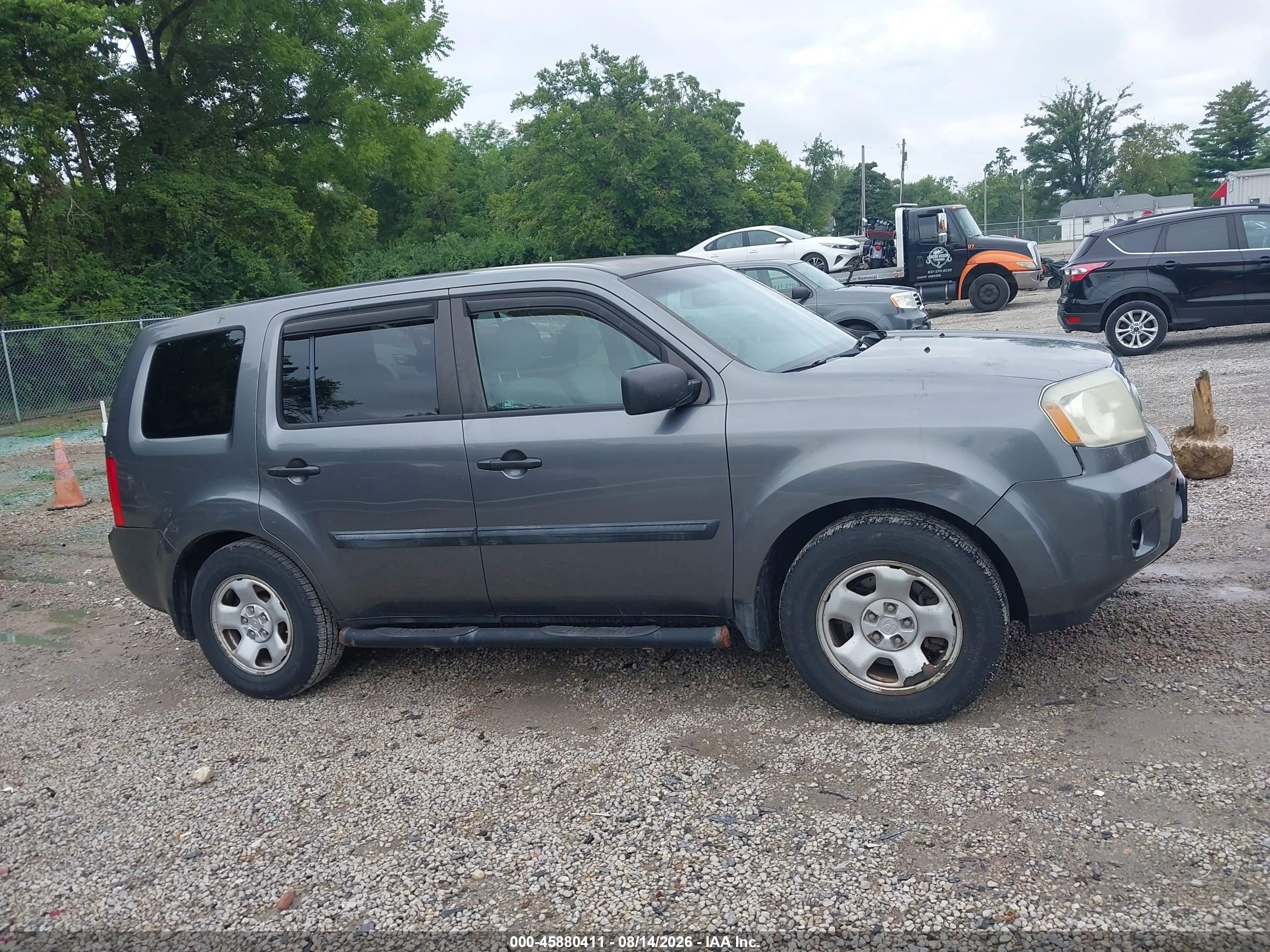 2011 Honda Pilot Lx Gray vin: 5FNYF4H24BB055991