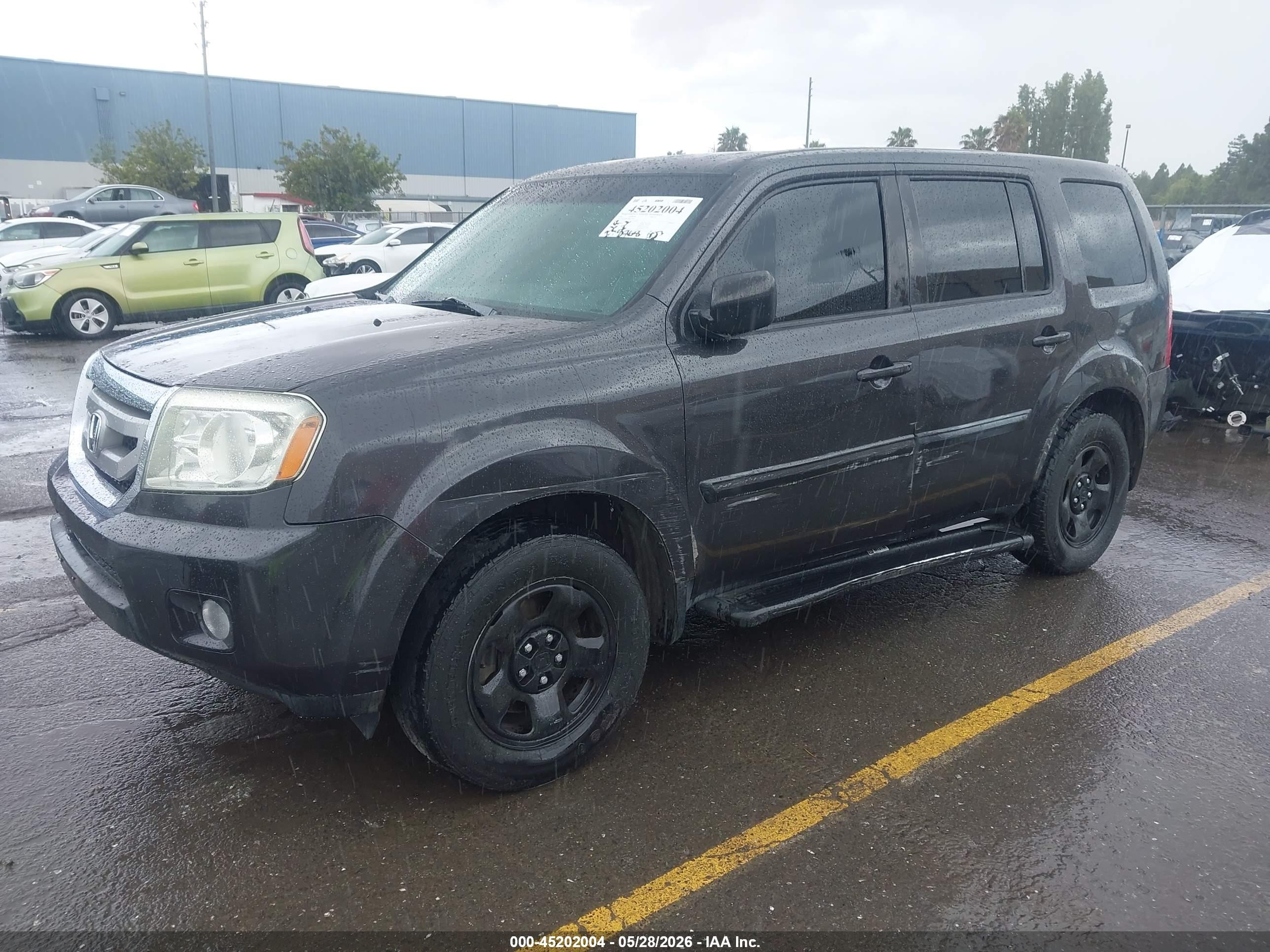 2011 Honda Pilot Lx Gray vin: 5FNYF4H24BB078459