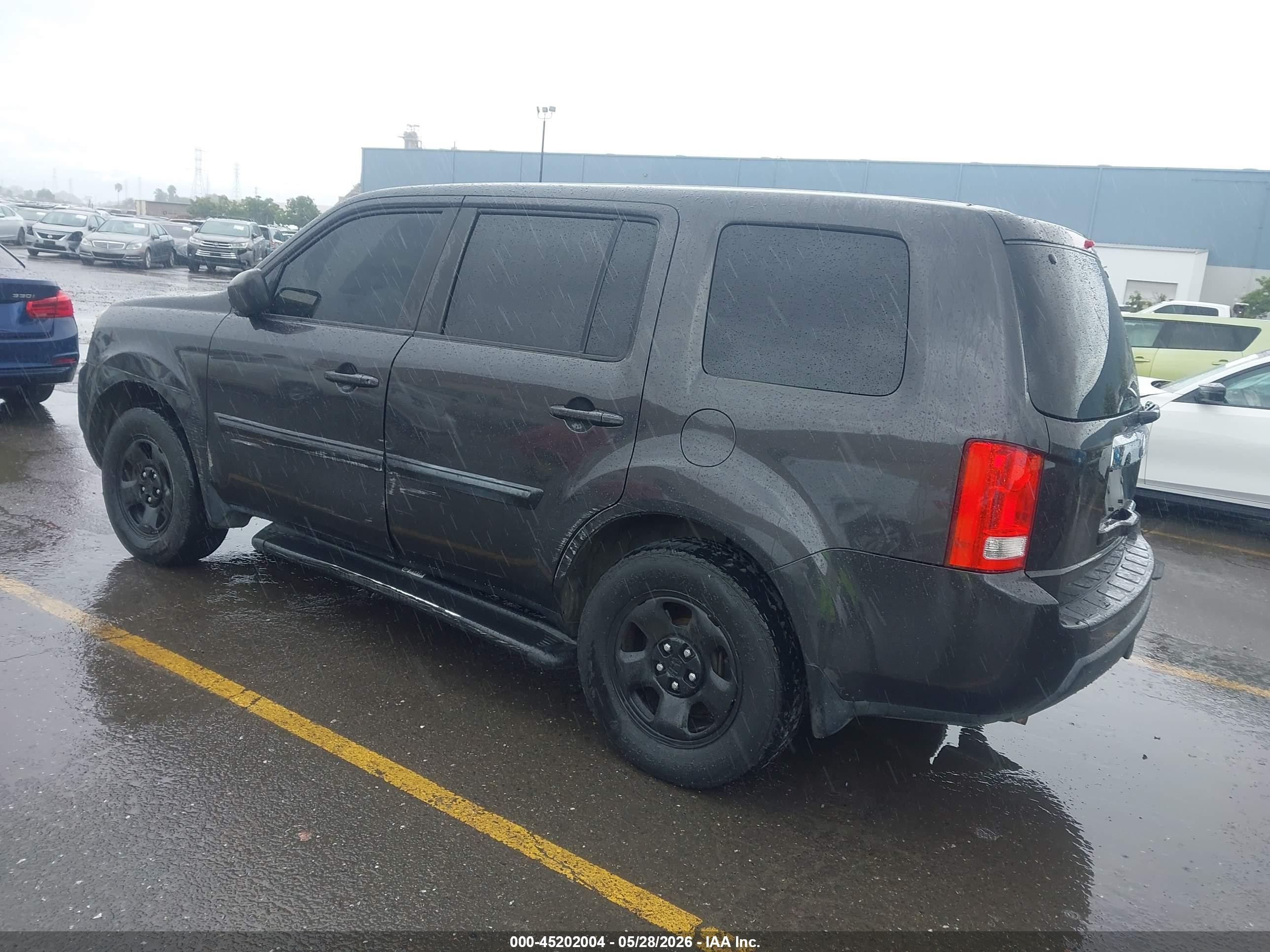 2011 Honda Pilot Lx Gray vin: 5FNYF4H24BB078459