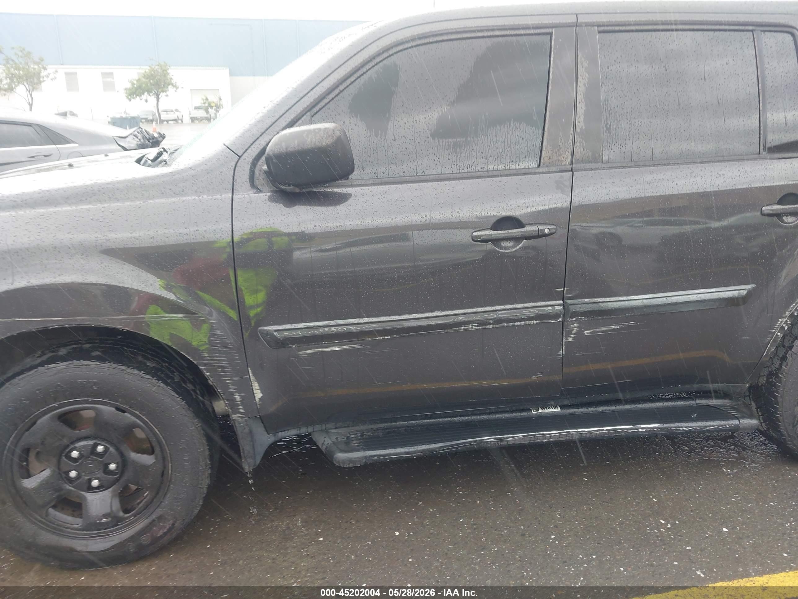 2011 Honda Pilot Lx Gray vin: 5FNYF4H24BB078459