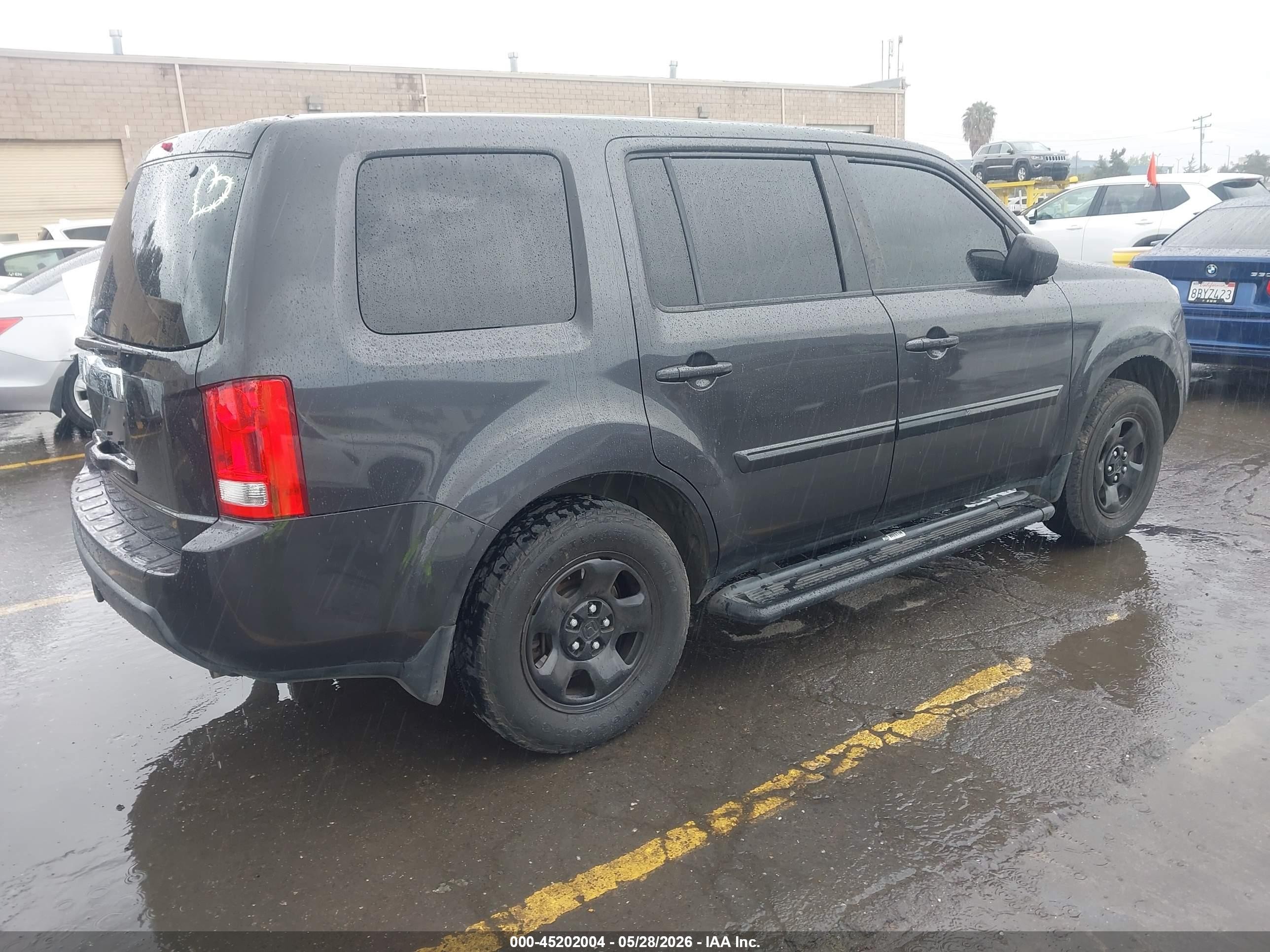 2011 Honda Pilot Lx Gray vin: 5FNYF4H24BB078459