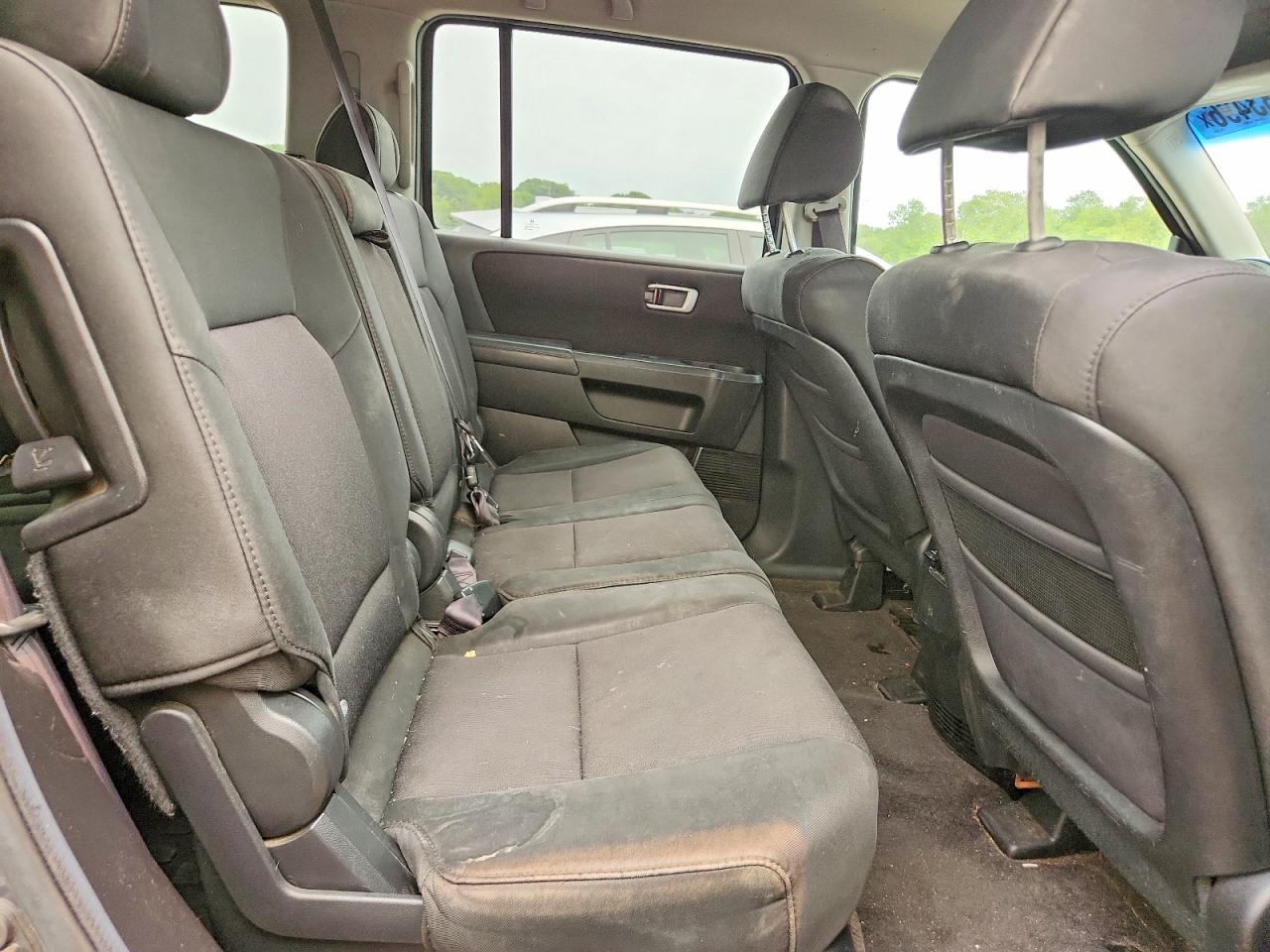 2011 Honda Pilot Lx Gray vin: 5FNYF4H24BB088439