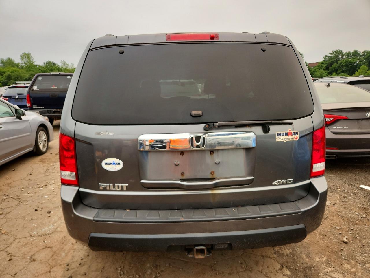 2011 Honda Pilot Lx Gray vin: 5FNYF4H24BB088439