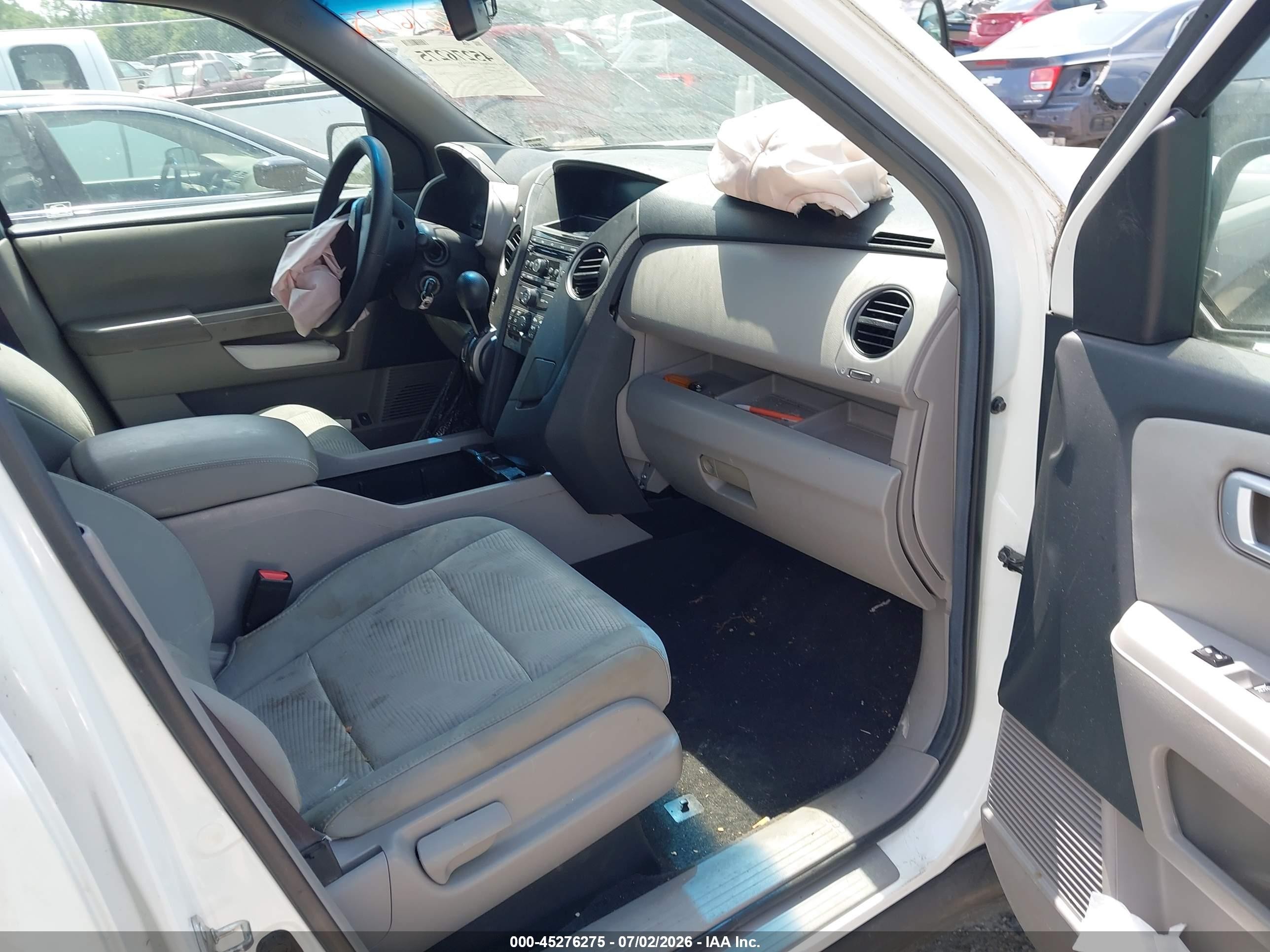 2012 Honda Pilot Lx White vin: 5FNYF4H24CB005206