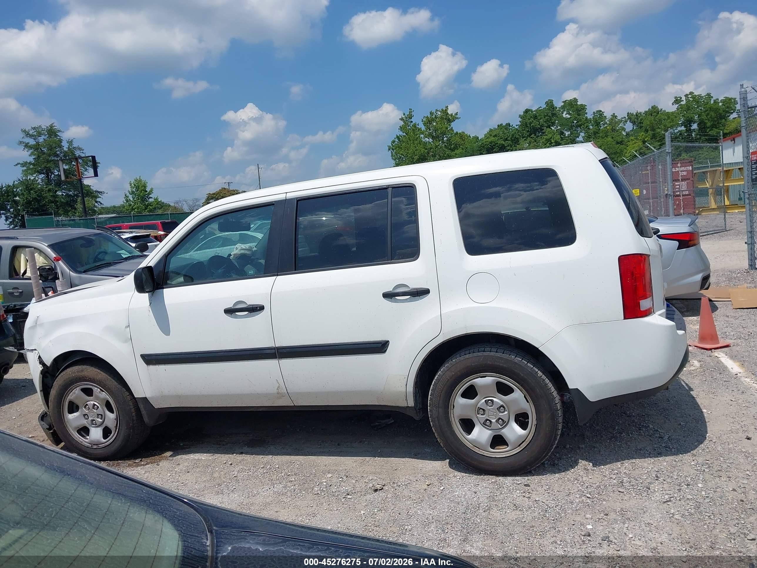 2012 Honda Pilot Lx White vin: 5FNYF4H24CB005206