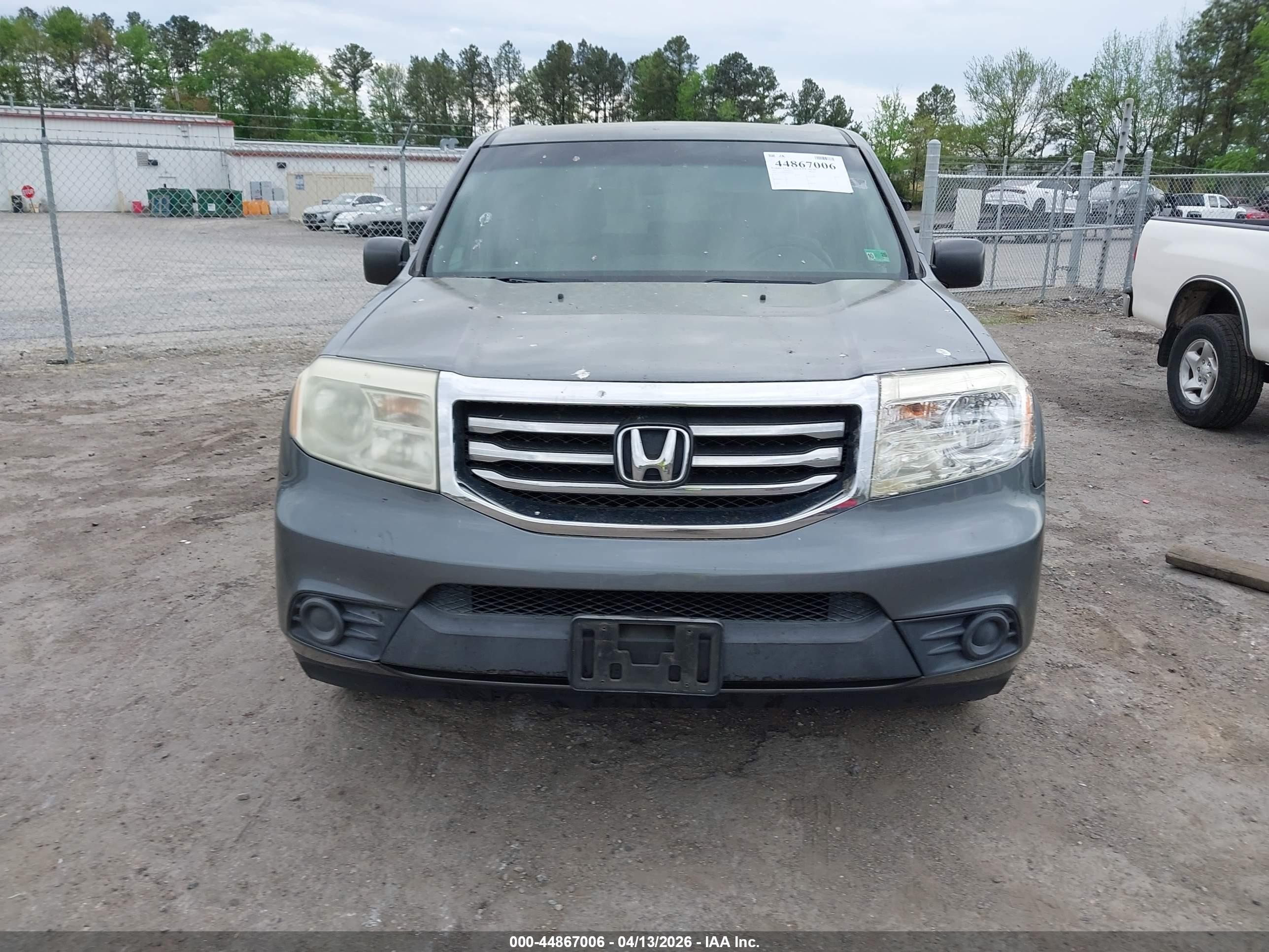 2012 Honda Pilot Lx Серый vin: 5FNYF4H24CB005951