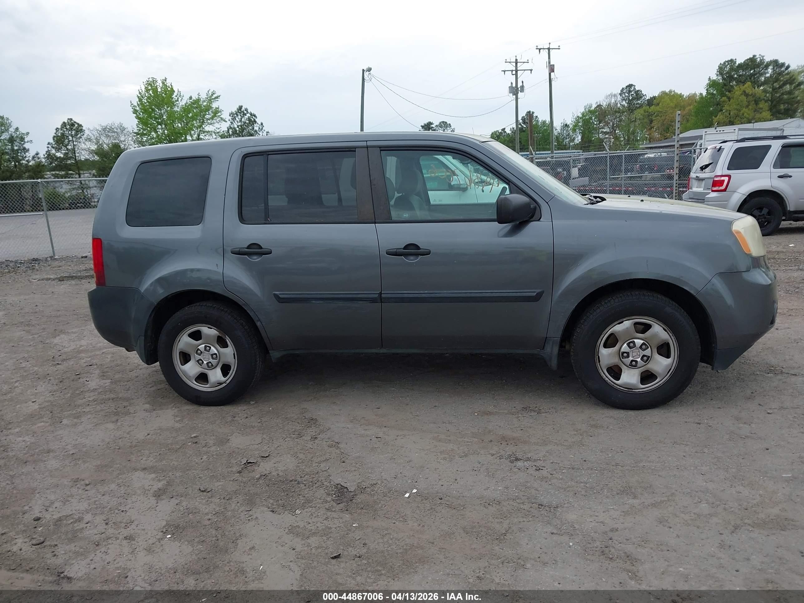 2012 Honda Pilot Lx Серый vin: 5FNYF4H24CB005951