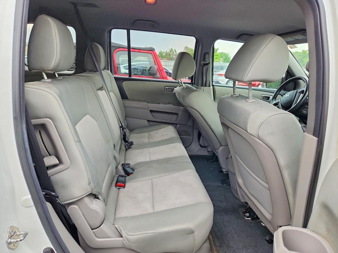 2013 Honda Pilot Lx White vin: 5FNYF4H24DB078528