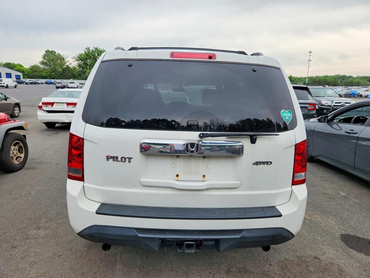 2013 Honda Pilot Lx White vin: 5FNYF4H24DB078528