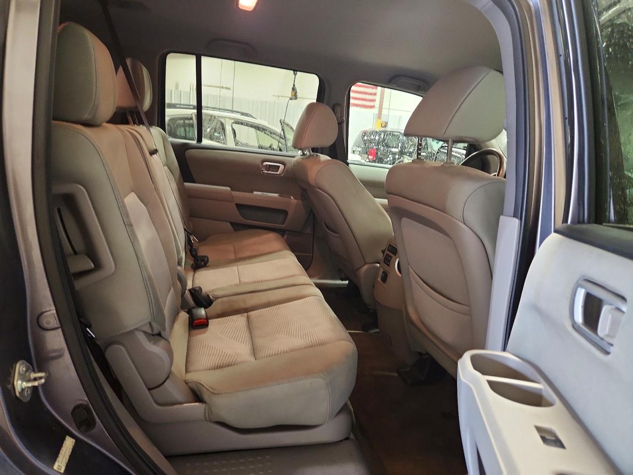 2014 Honda Pilot Lx Gray vin: 5FNYF4H24EB018671