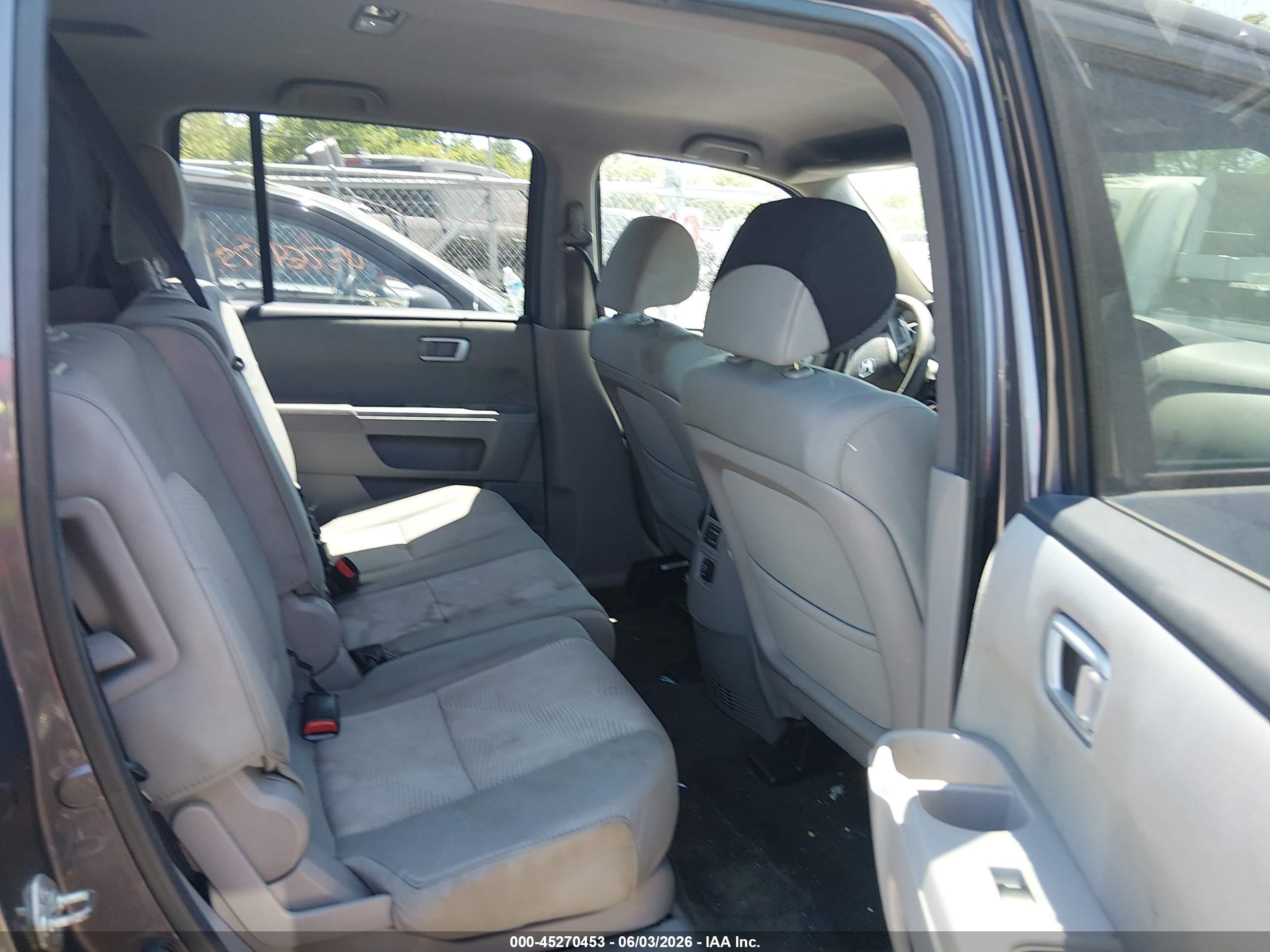 2014 Honda Pilot Lx Gray vin: 5FNYF4H24EB025216