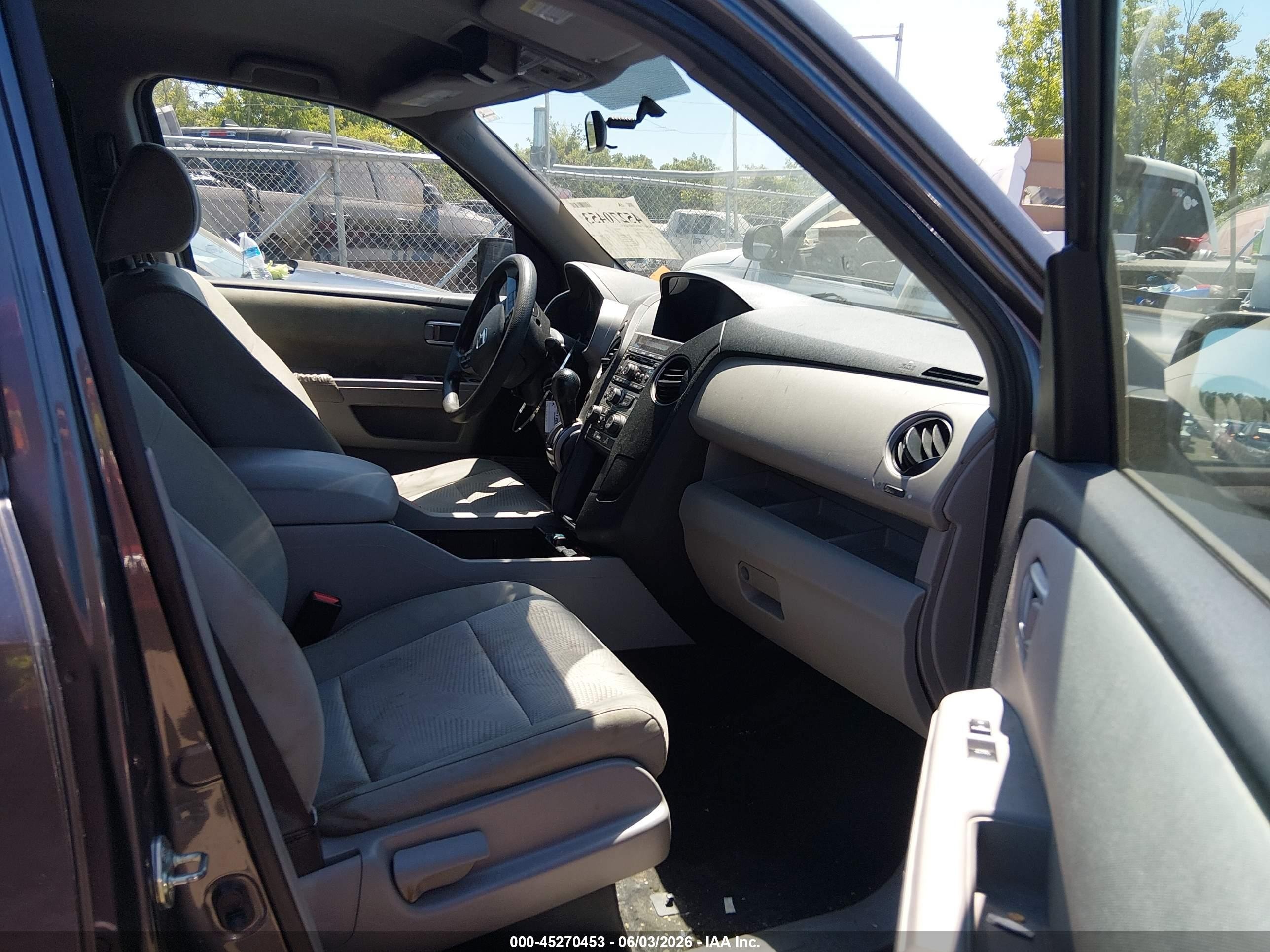 2014 Honda Pilot Lx Gray vin: 5FNYF4H24EB025216