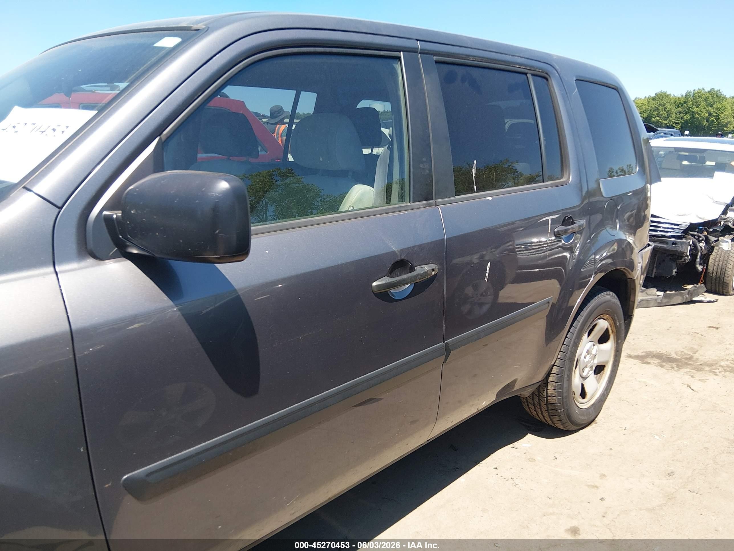 2014 Honda Pilot Lx Gray vin: 5FNYF4H24EB025216