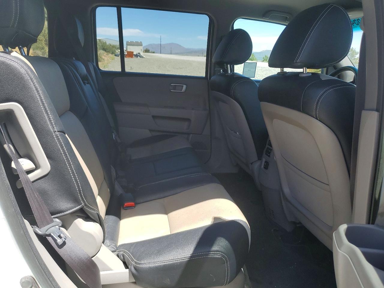2014 Honda Pilot Lx White vin: 5FNYF4H24EB049614