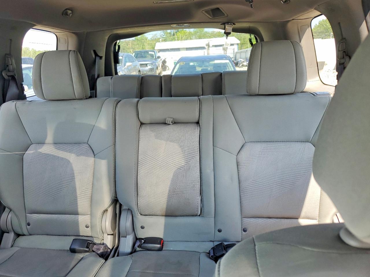 2015 Honda Pilot Lx Gray vin: 5FNYF4H24FB006179