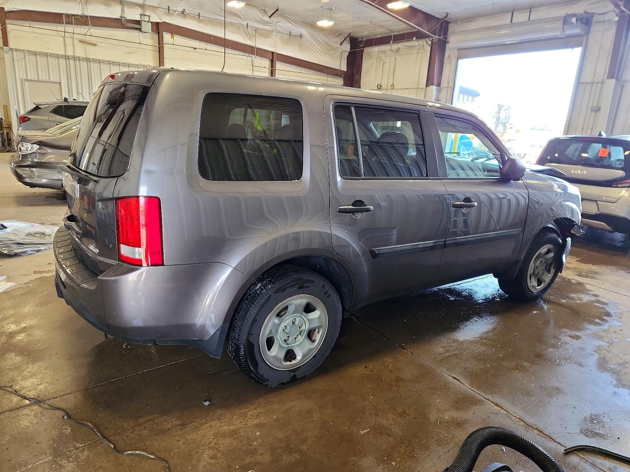 2015 Honda Pilot Lx Gray vin: 5FNYF4H24FB016596