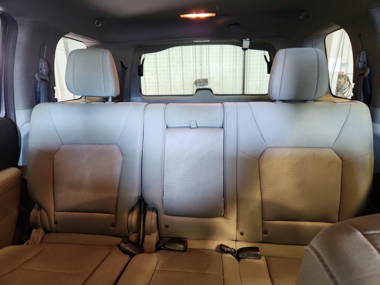 2015 Honda Pilot Lx Gray vin: 5FNYF4H24FB016596