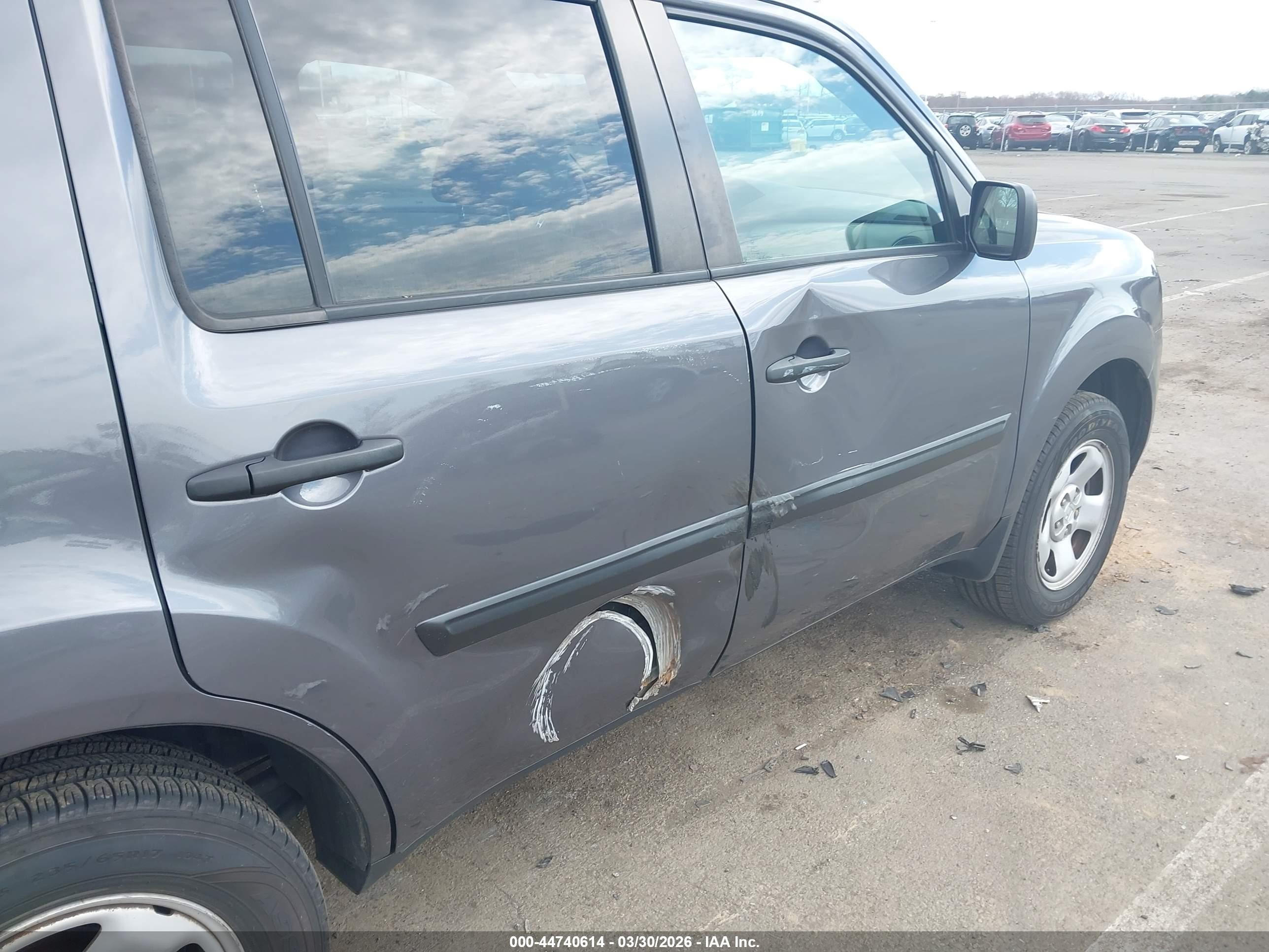 2015 Honda Pilot Lx Gray vin: 5FNYF4H24FB025475