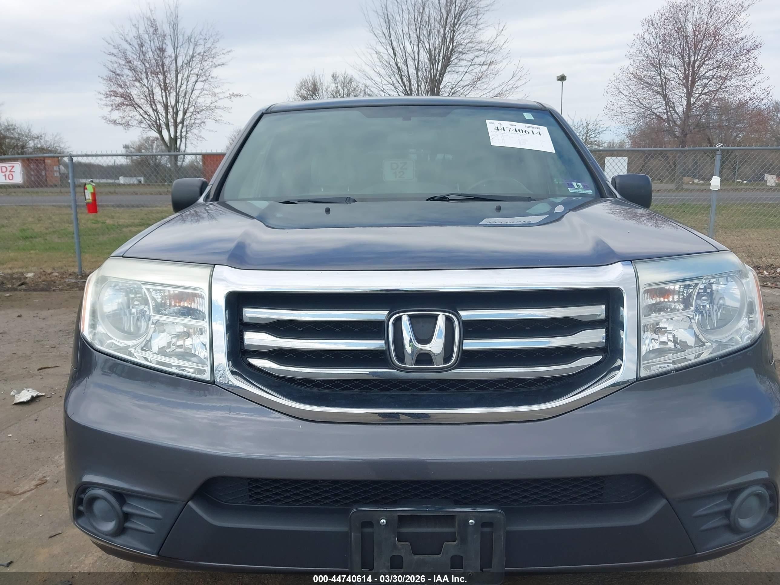 2015 Honda Pilot Lx Gray vin: 5FNYF4H24FB025475
