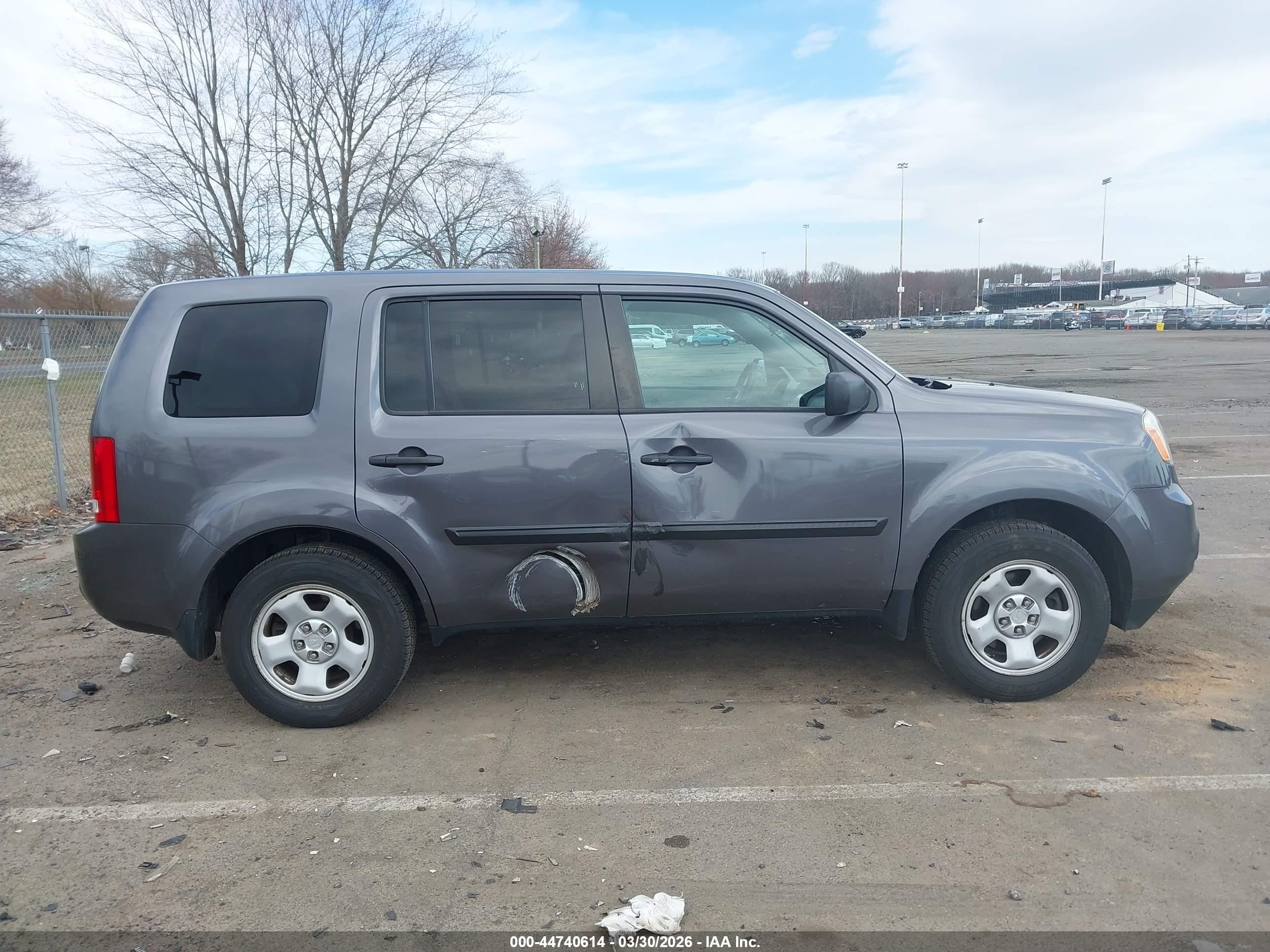 2015 Honda Pilot Lx Gray vin: 5FNYF4H24FB025475