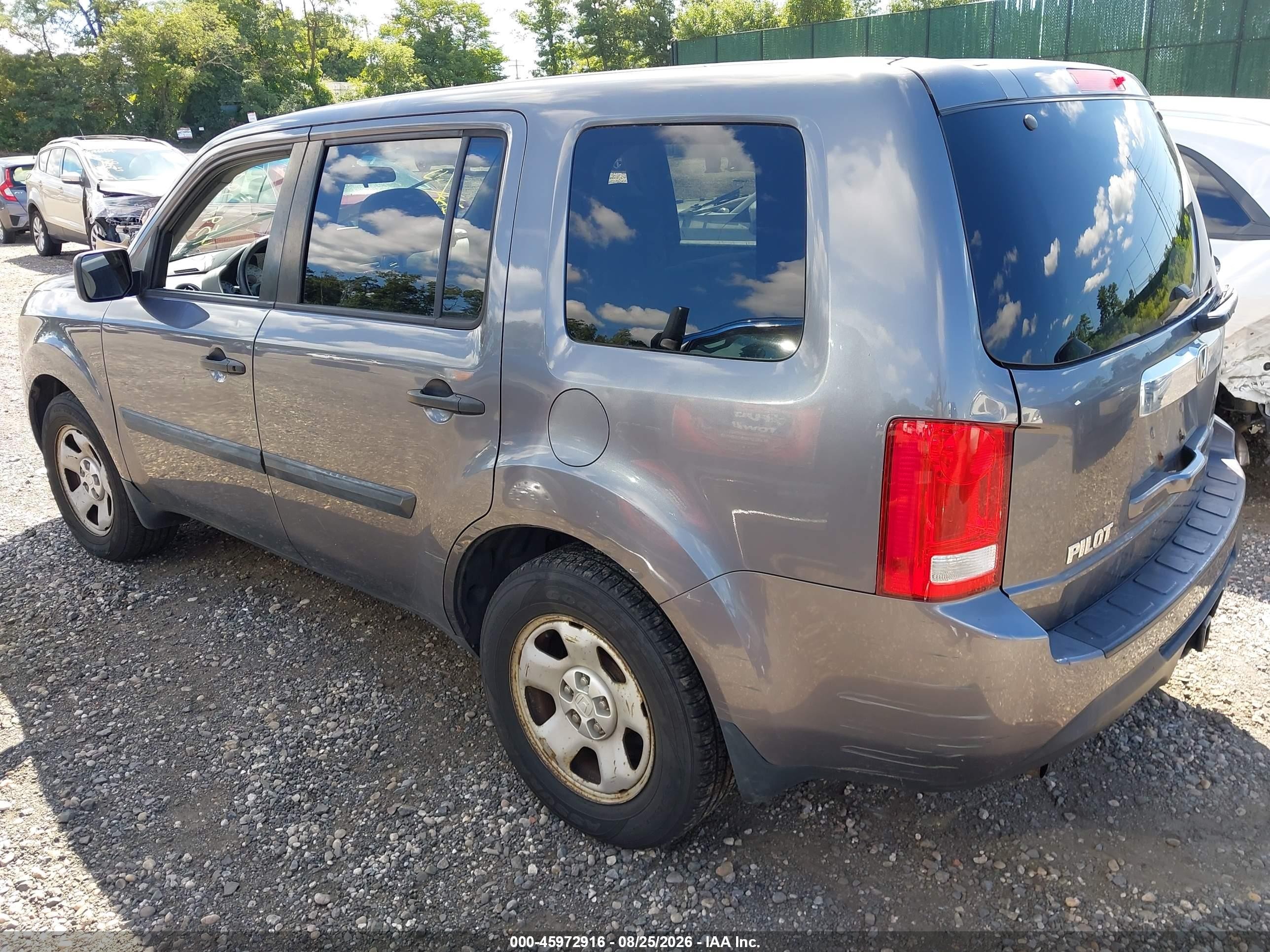 2015 Honda Pilot Lx Gray vin: 5FNYF4H24FB071047
