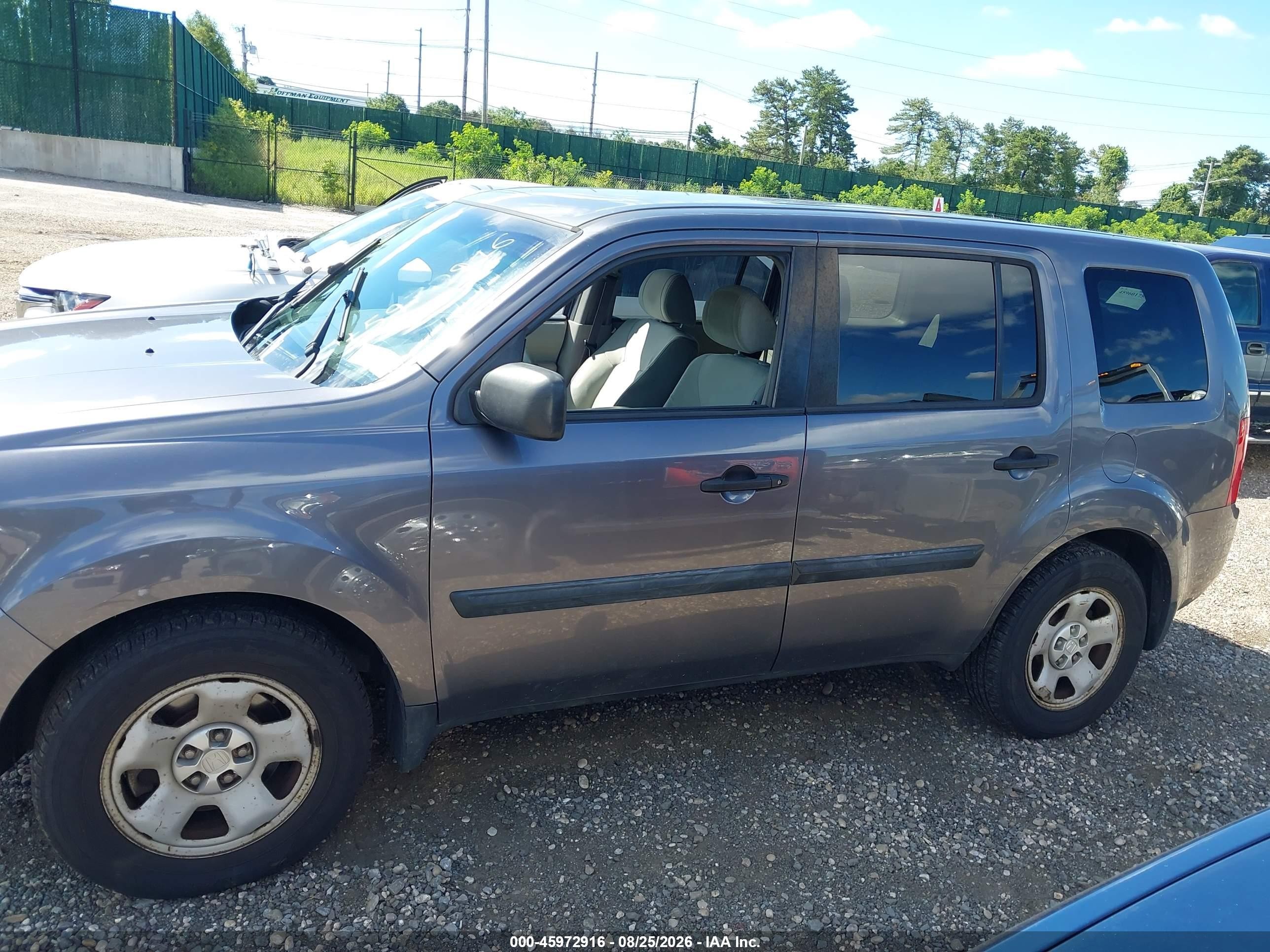 2015 Honda Pilot Lx Gray vin: 5FNYF4H24FB071047