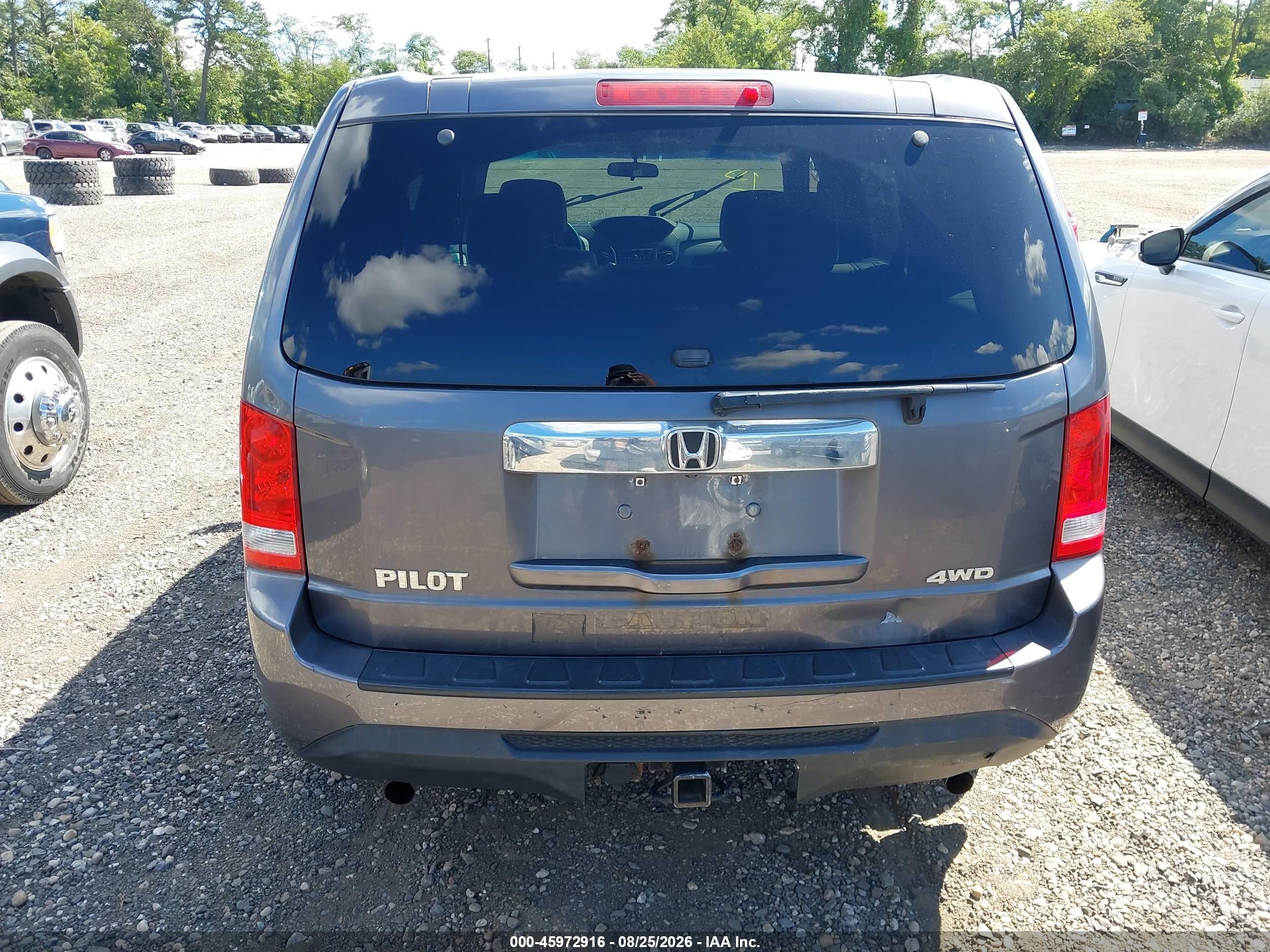 2015 Honda Pilot Lx Gray vin: 5FNYF4H24FB071047