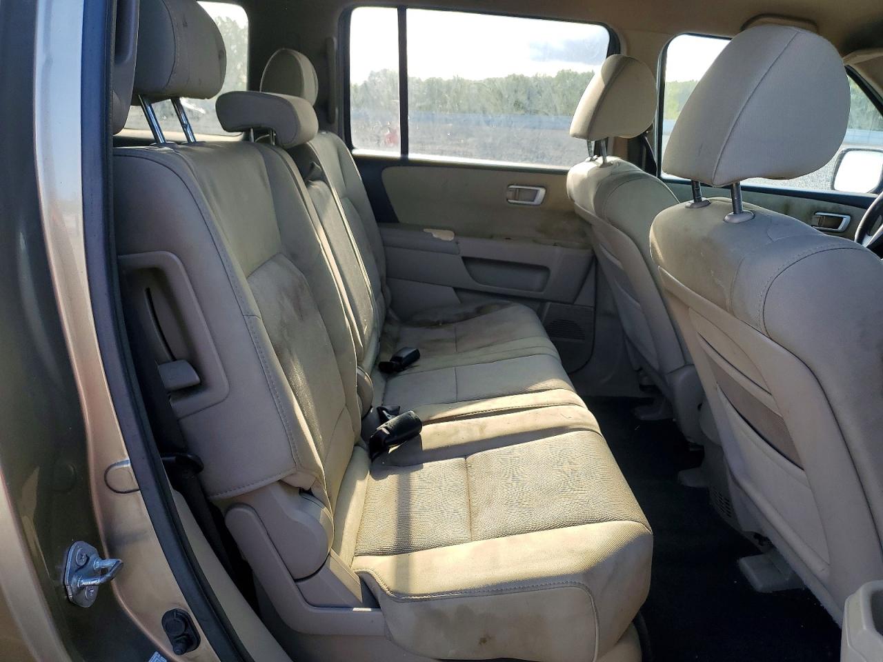 2011 Honda Pilot Lx Tan vin: 5FNYF4H25BB047950